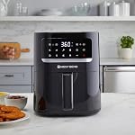 Friteuse à air compacte West Bend 5-quarts avec commandes numériques et 10 préréglages de cuisson, panier de friture antiadhésif, 1500 Watts, Noir
