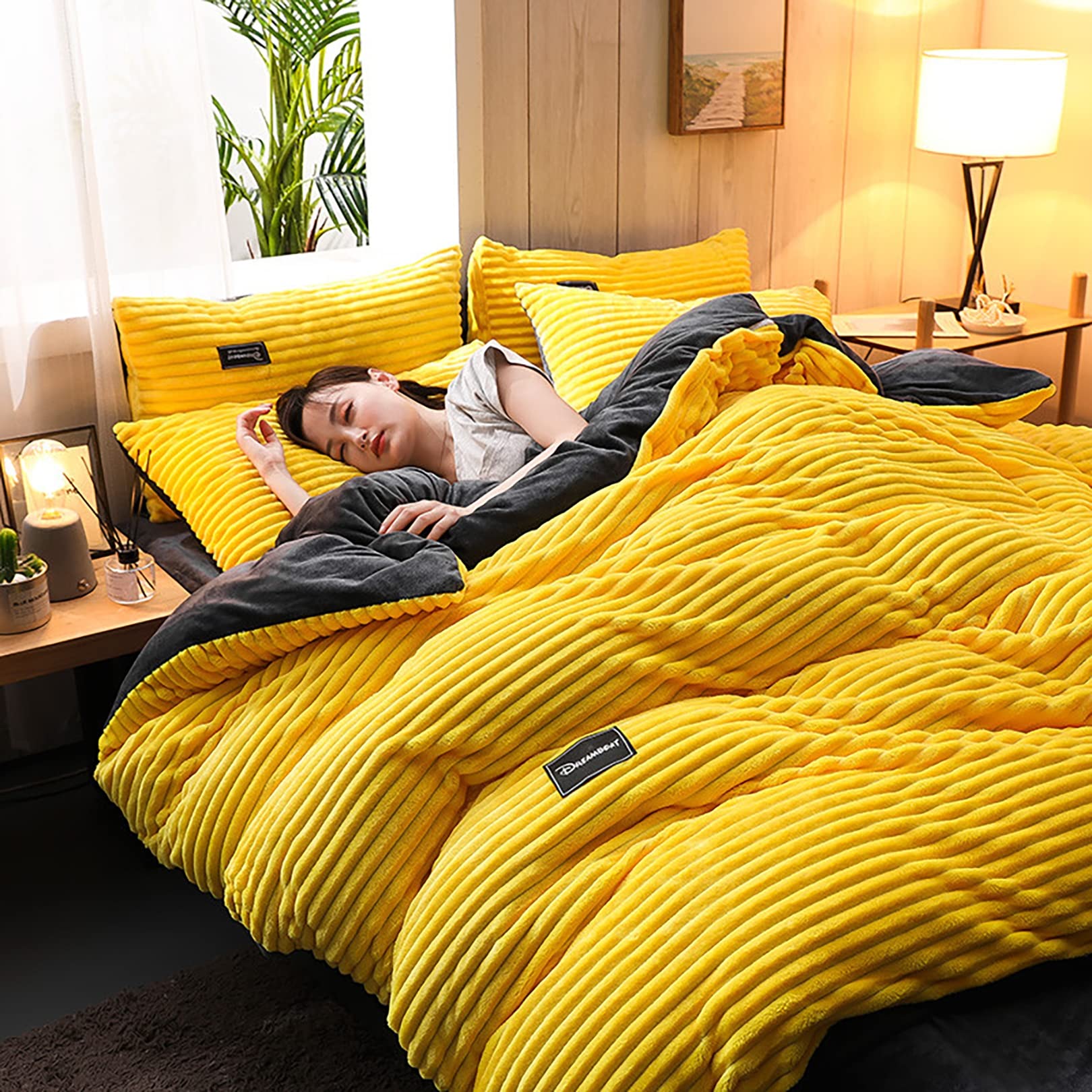 ALEjon Juego de Funda nórdica de Terciopelo Amarillo, tamaño Queen con 2 Almohadas - Suave y Elegante 4 Piezas para Camas Individuales (220x240cm)