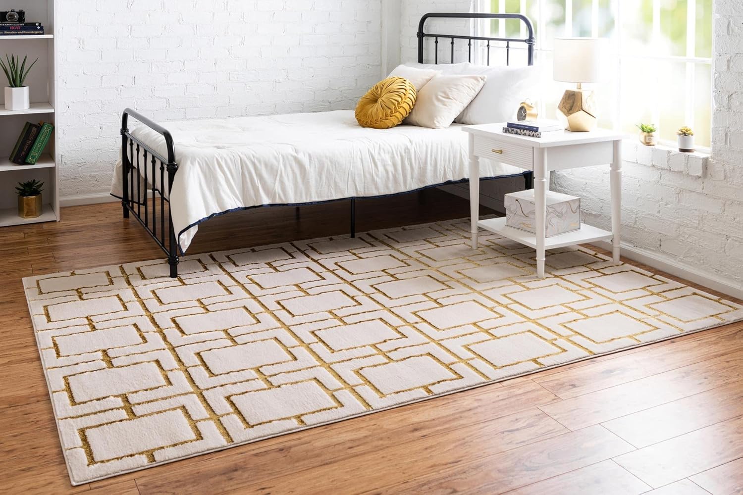 Rugs.com Glam Trellis Collection Rug – 6' x 9' White Gold Medium Rug Perfect for Bedrooms, Dining Rooms, Living Rooms