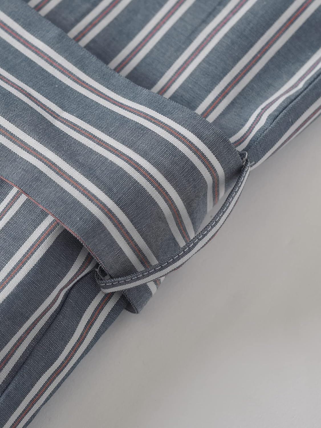 Latuza Men's Woven Cotton Robe Long Sleeves Bathrobe - Image 4