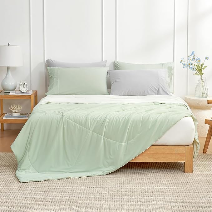 Cozy Bliss Cooling Comforter King Size, Cooling Blankets for Hot Sleepers and Night Sweats, Light Mint Green Cream Summer Comforter for King Size Bed, Breathable Soft Lightweight Silk Smooth
