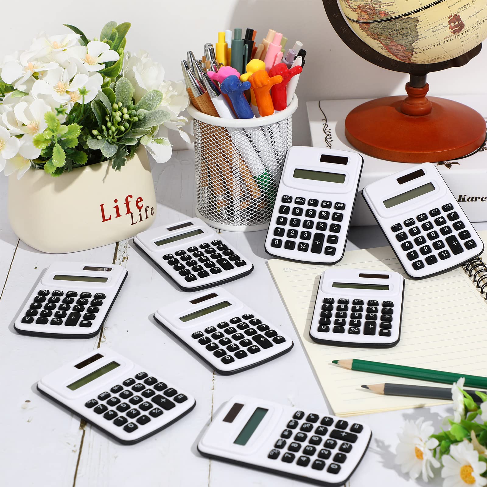 Treela Lot de 30 calculatrices de poche pour étudiants, calculatrices standard de base avec pile bouton, affichage à 8 chiffres, calculatrice de bureau pour l'école, les enfants, les enseignants