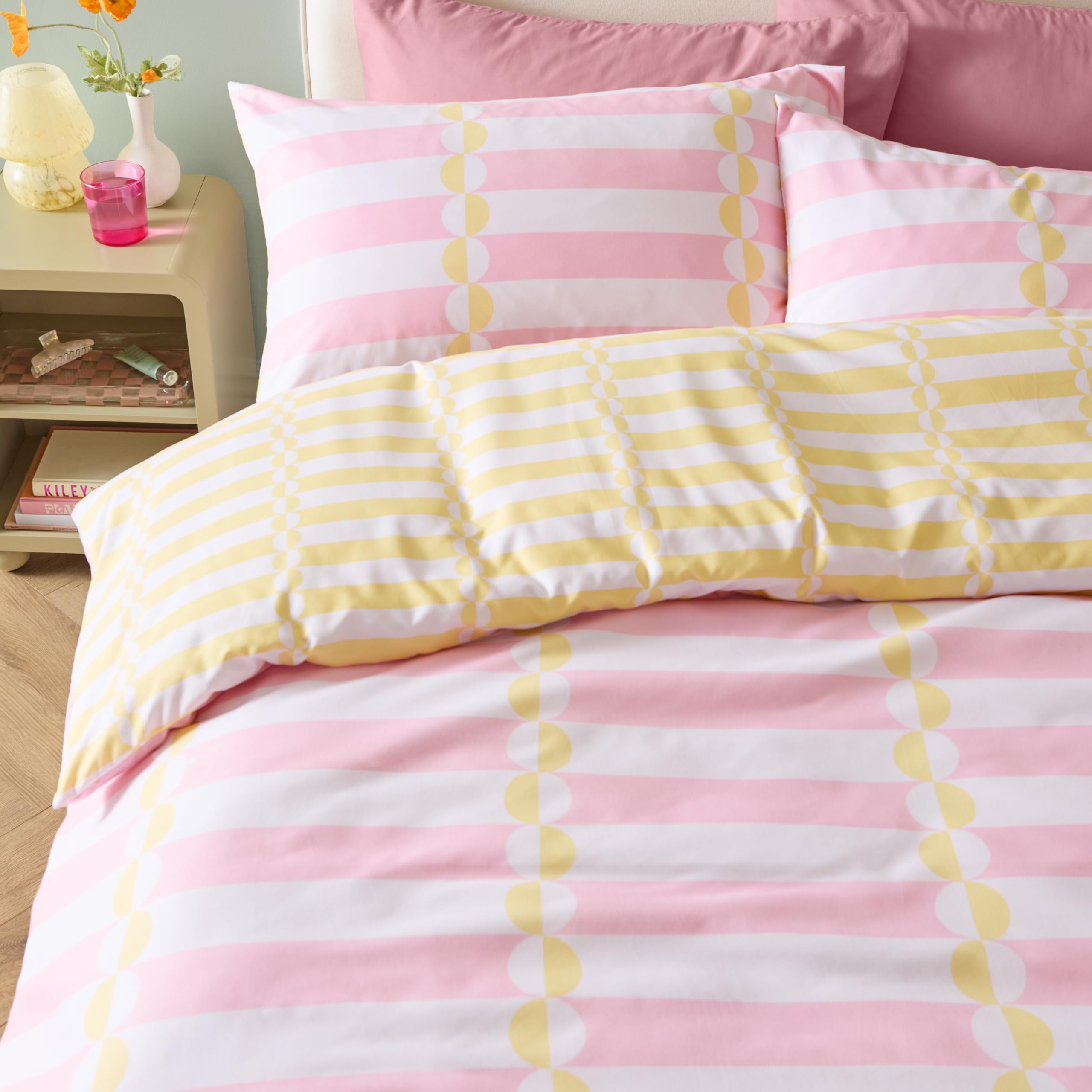 Duvet Day Lottie Duvet Cover Set – Reversible Ultra Soft Vibrant Geometric Bedding Set (Yellow/Pink - King)