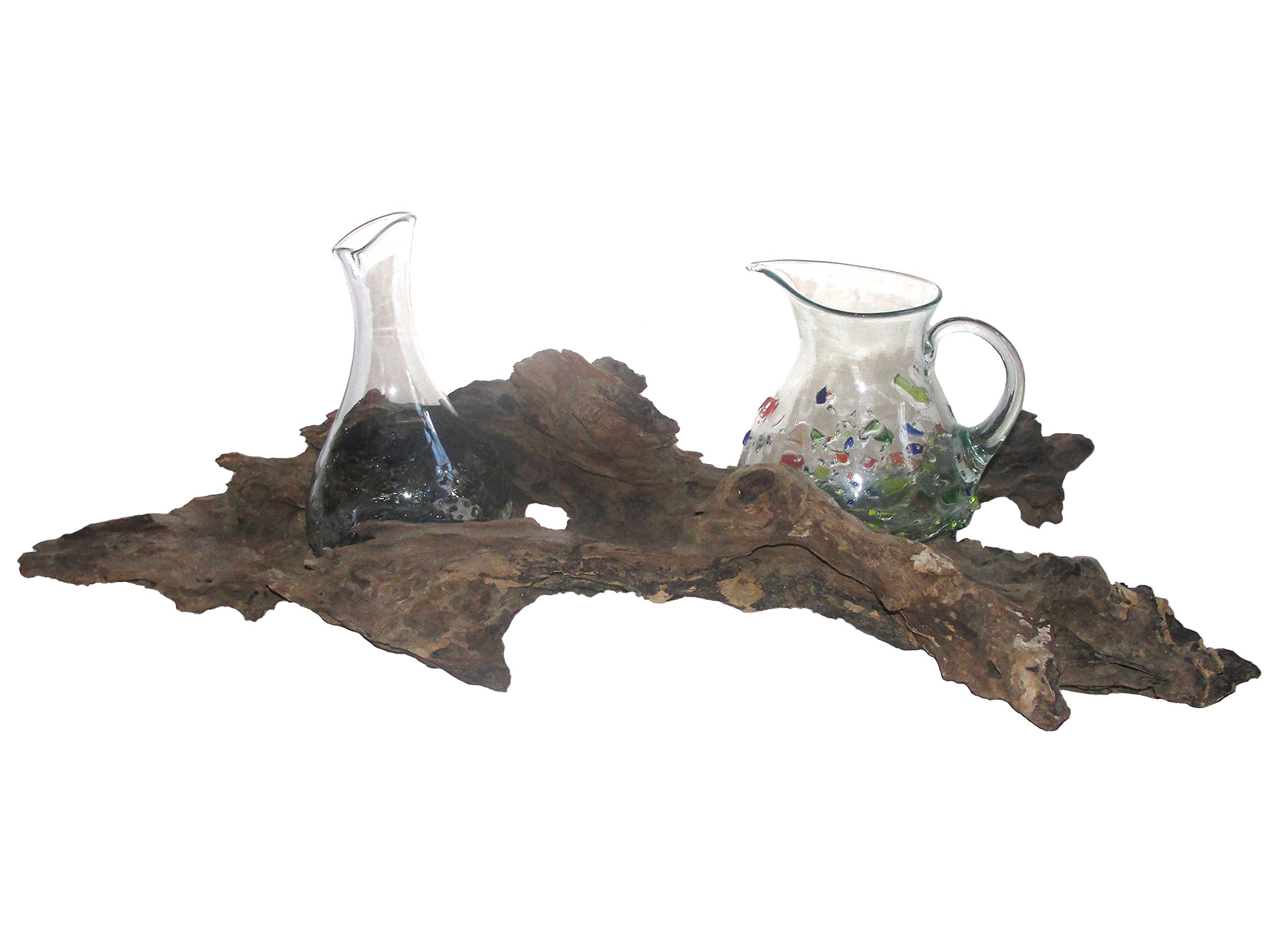 SAWA Komposition von Glaskaraffe und Krug auf Wurzel-Holz/Treib-Holz, Maße ca.: H 31 cm, B 90 cm, individuell aus Recycling Materialeien gefertigt