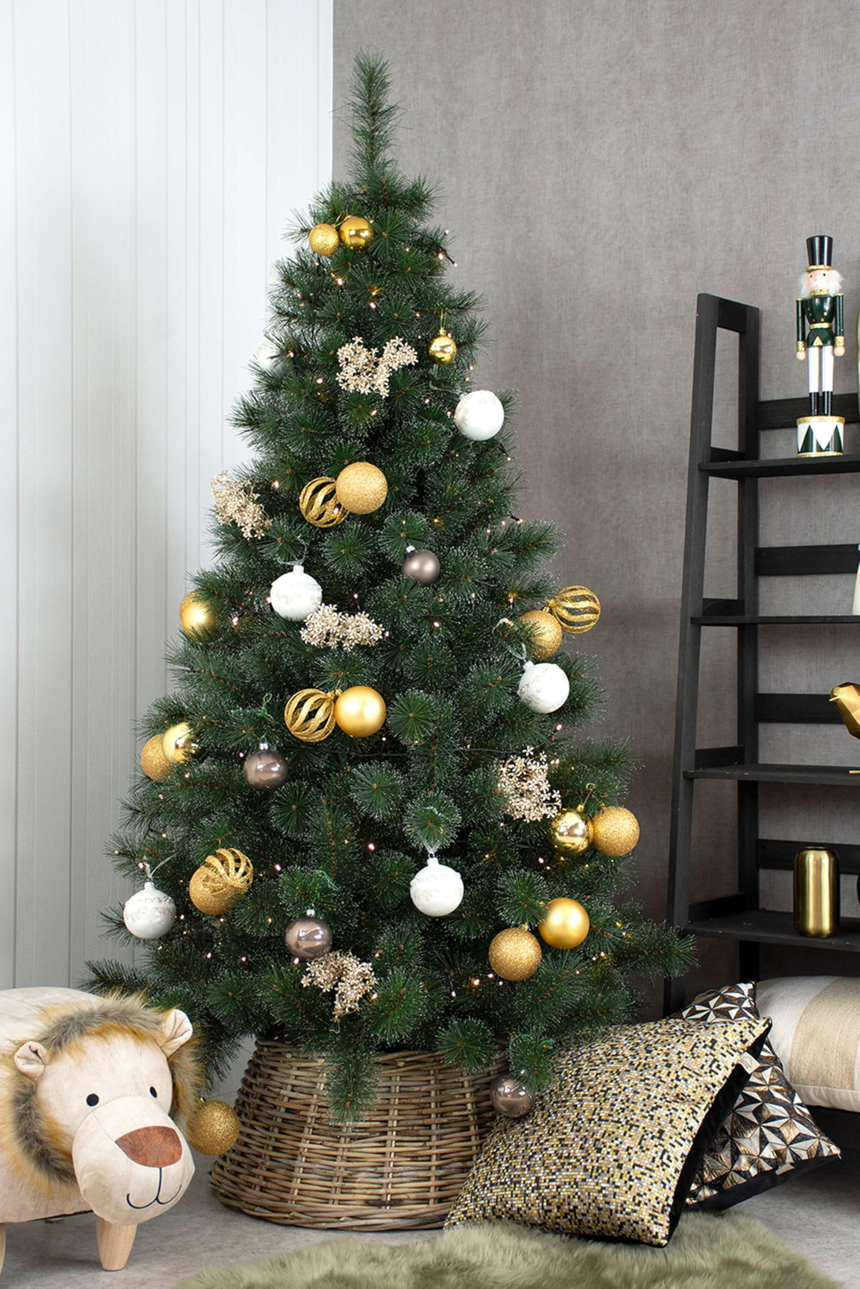 artplants.de Weihnachtsbaumkorb Macario aus Rattan, grau-braun, 26cm, Ø65cm - Weihnachtsbaum Rock