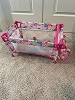 Vista 7 de Cuna de muñeca de bebé de juguete para muñecas de 18 pulgadas, bonita cama de muñeca con diseño de corazón rosa con bolsa de transporte, muebles