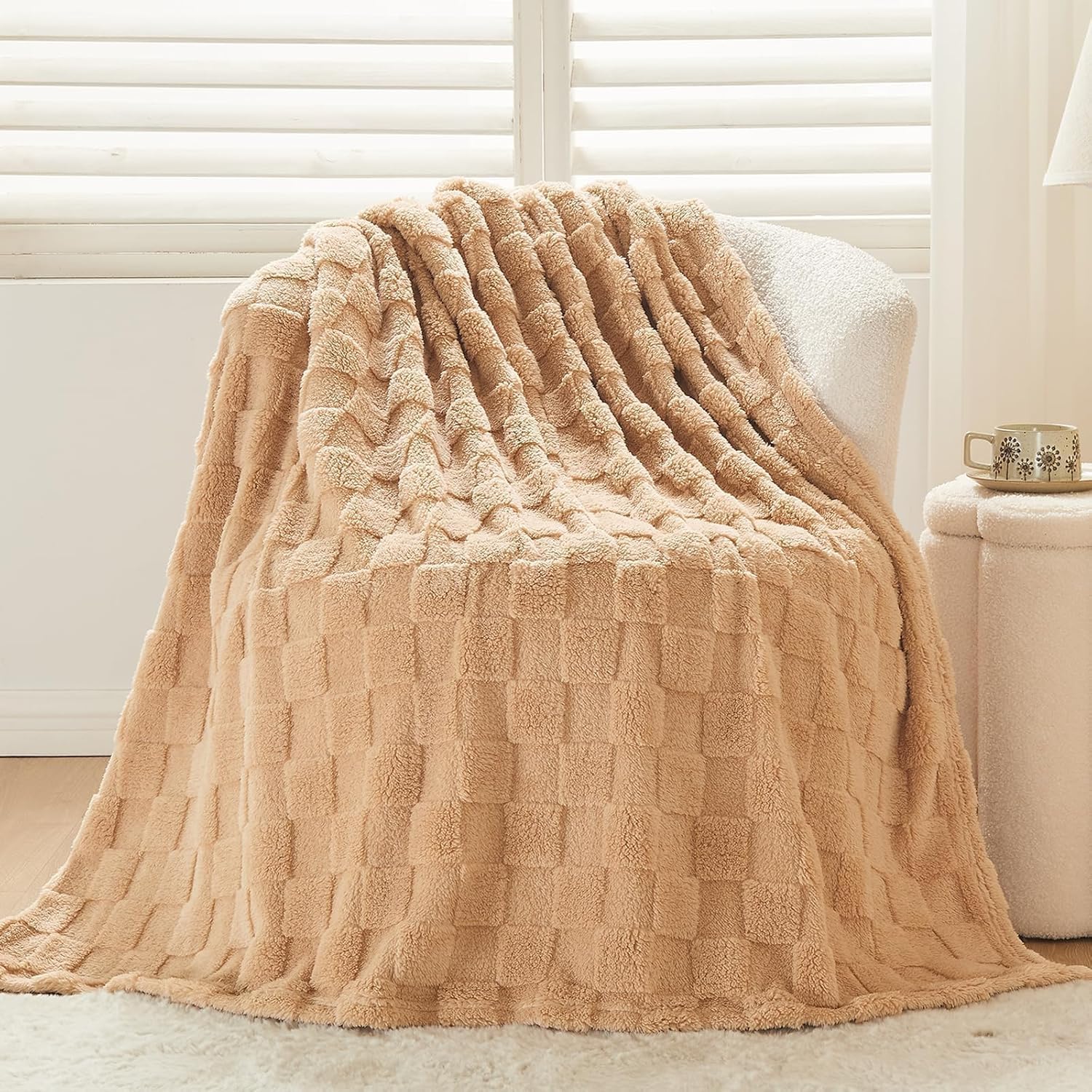 Wajade Fleece Throw Blanket, Fluffy Faux Fur Blanket for Bed Sofa Couch Soft Cosy Warm Thick Blanket,Checkered Linen 127x178