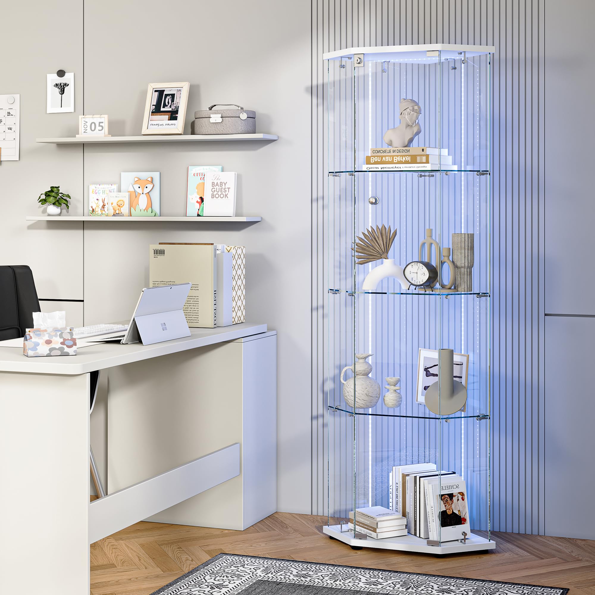 Vetrina angolare in vetro, vetrina su base in vetro LED, 4 ripiani 1 anta con porta, mobile vetrina in vetro con porta e serratura armadio vetrine a cinque angoli 162 x 60 x 35 cm (1 porta 4 strati