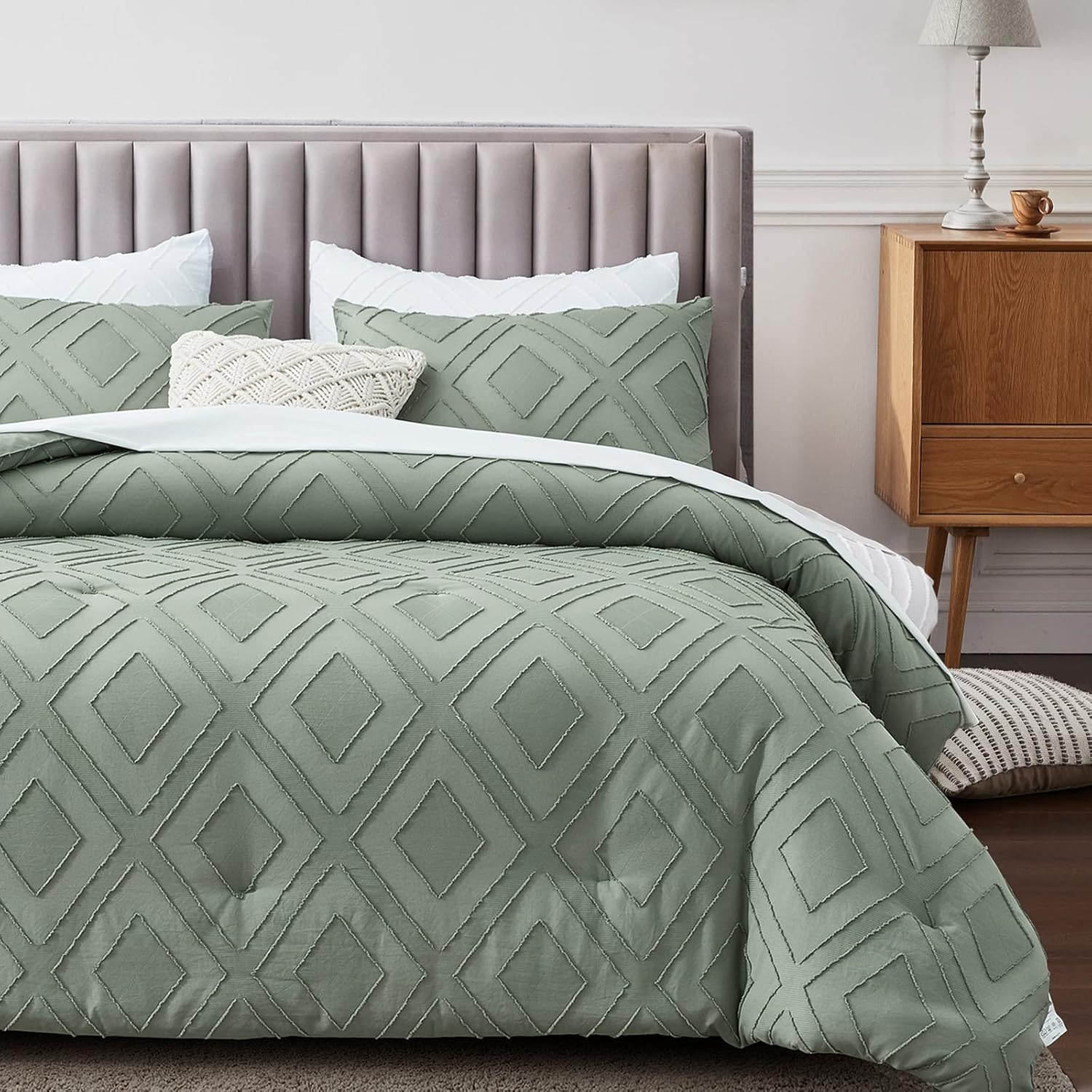 FROHAUL Boho Queen Comforter Set,Sage Green Rhombus Tufted