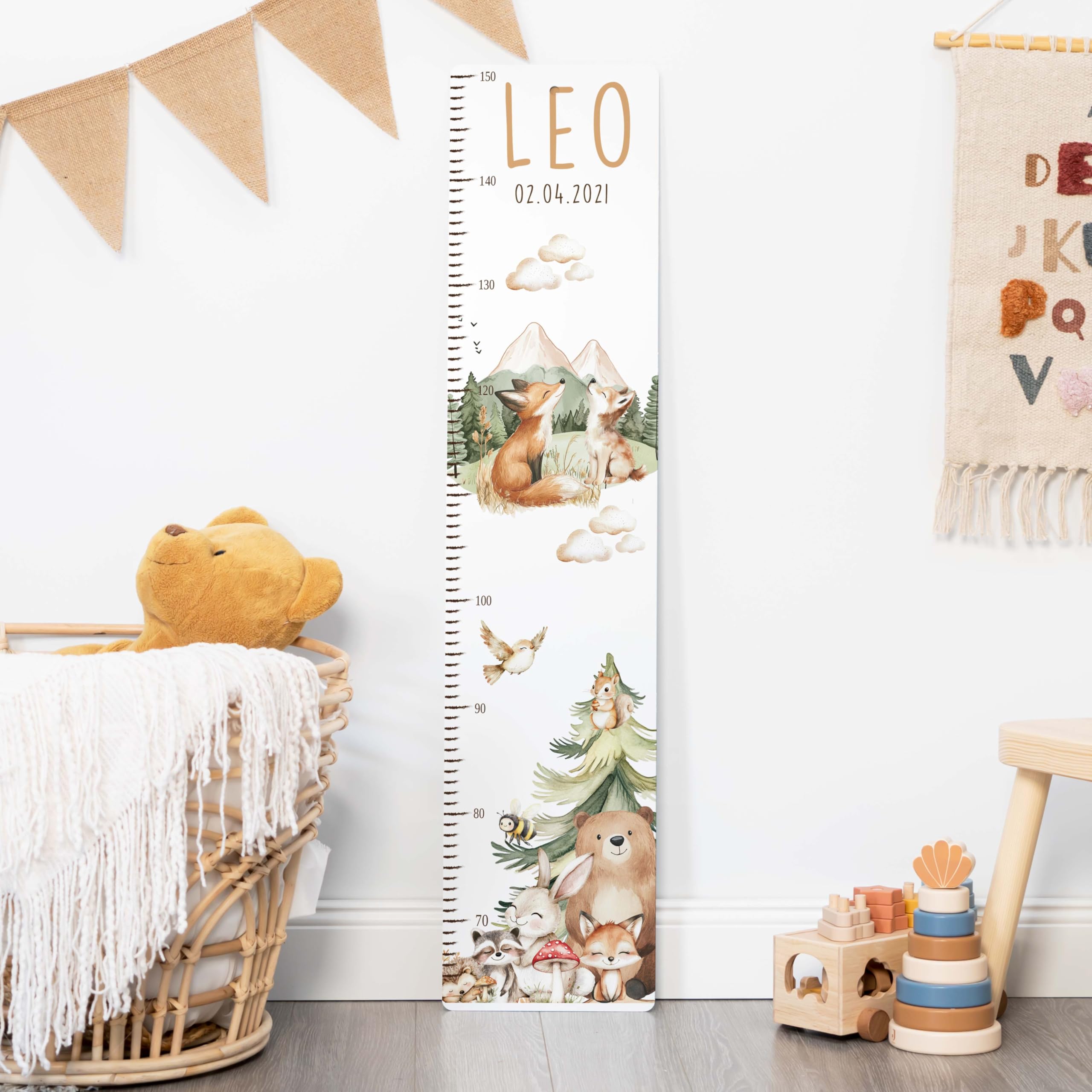 Kidsmood - Personalisierte Messlatte Kinder aus Holz – Hochwertige Messleiste & Wand-Deko für Baby- & Kinderzimmer mit abenteuerlichem Fuchs – Tolles Taufgeschenk für Mädchen & Jungen - Skala 65-140cm