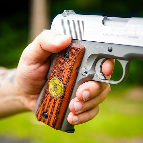 Miniatura 2 de URAY 1911 Medallón NRA de tamaño completo y empuñaduras de pistola de bandera