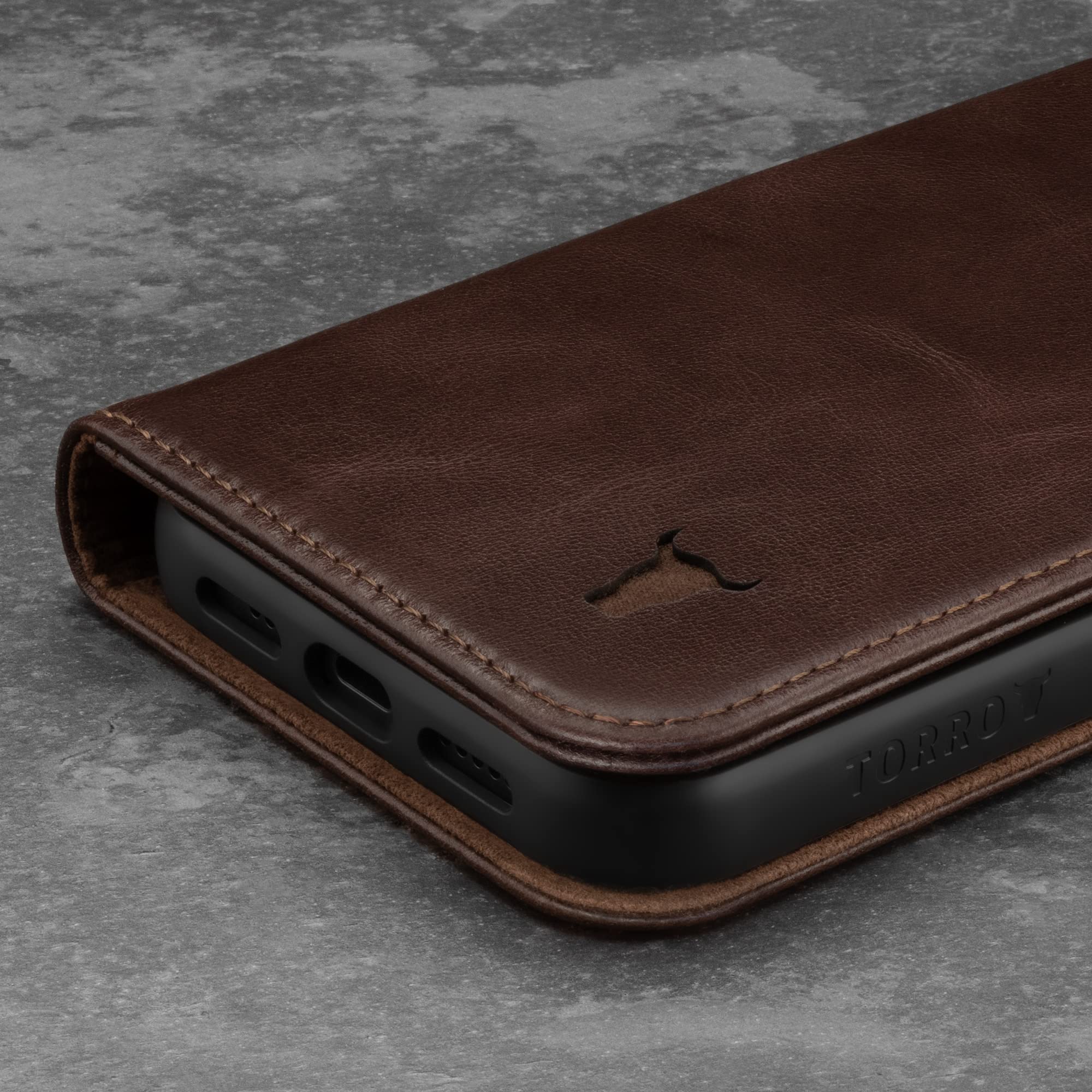 iPhone 12 PRO MAX 6.7 inch ケース 茶色 スタンド Amazon.com: TORRO Leather Case Compatible with iPhone 12 Pro Max