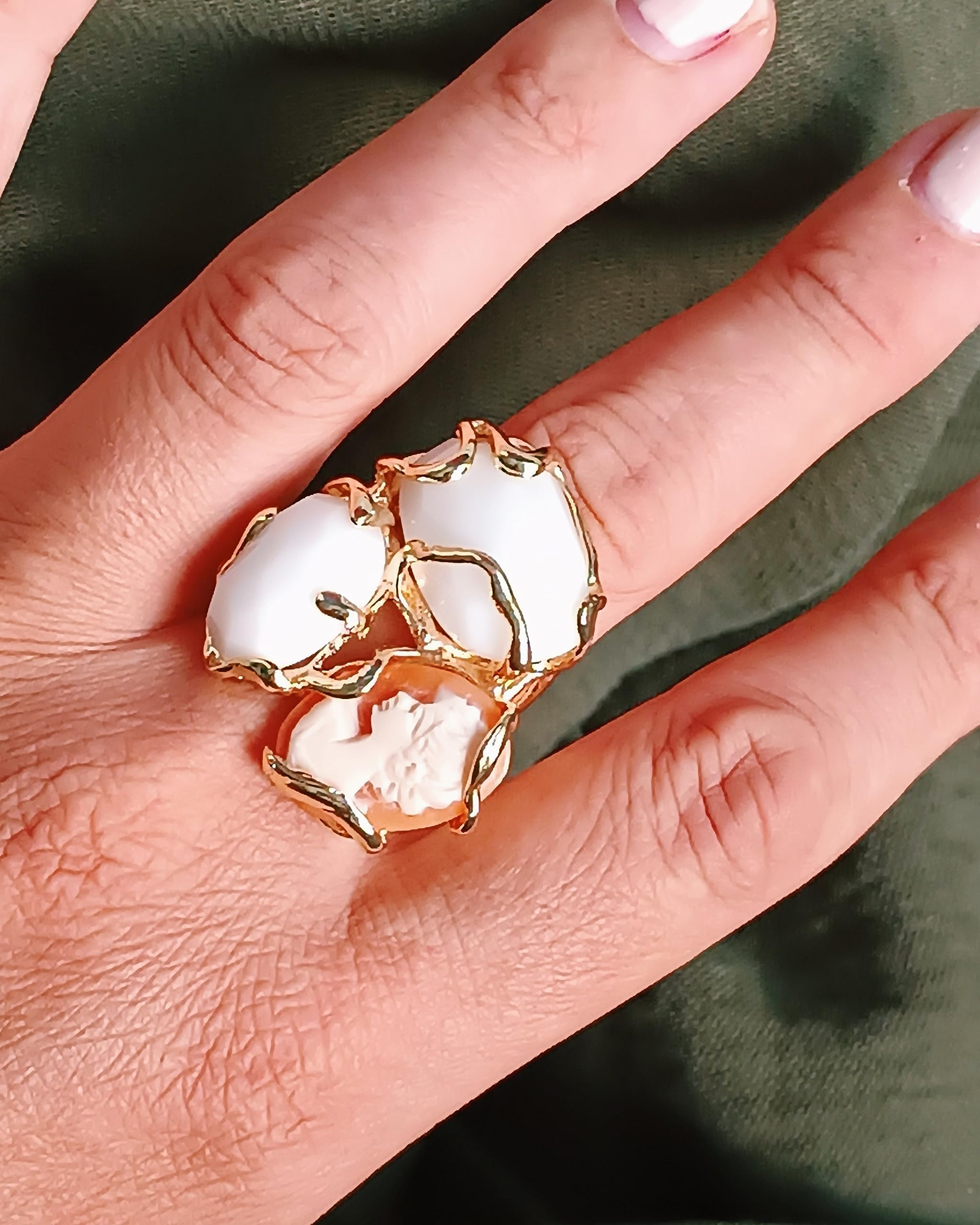 Anello Triplo con Agata Bianca e Cammeo Conchiglia