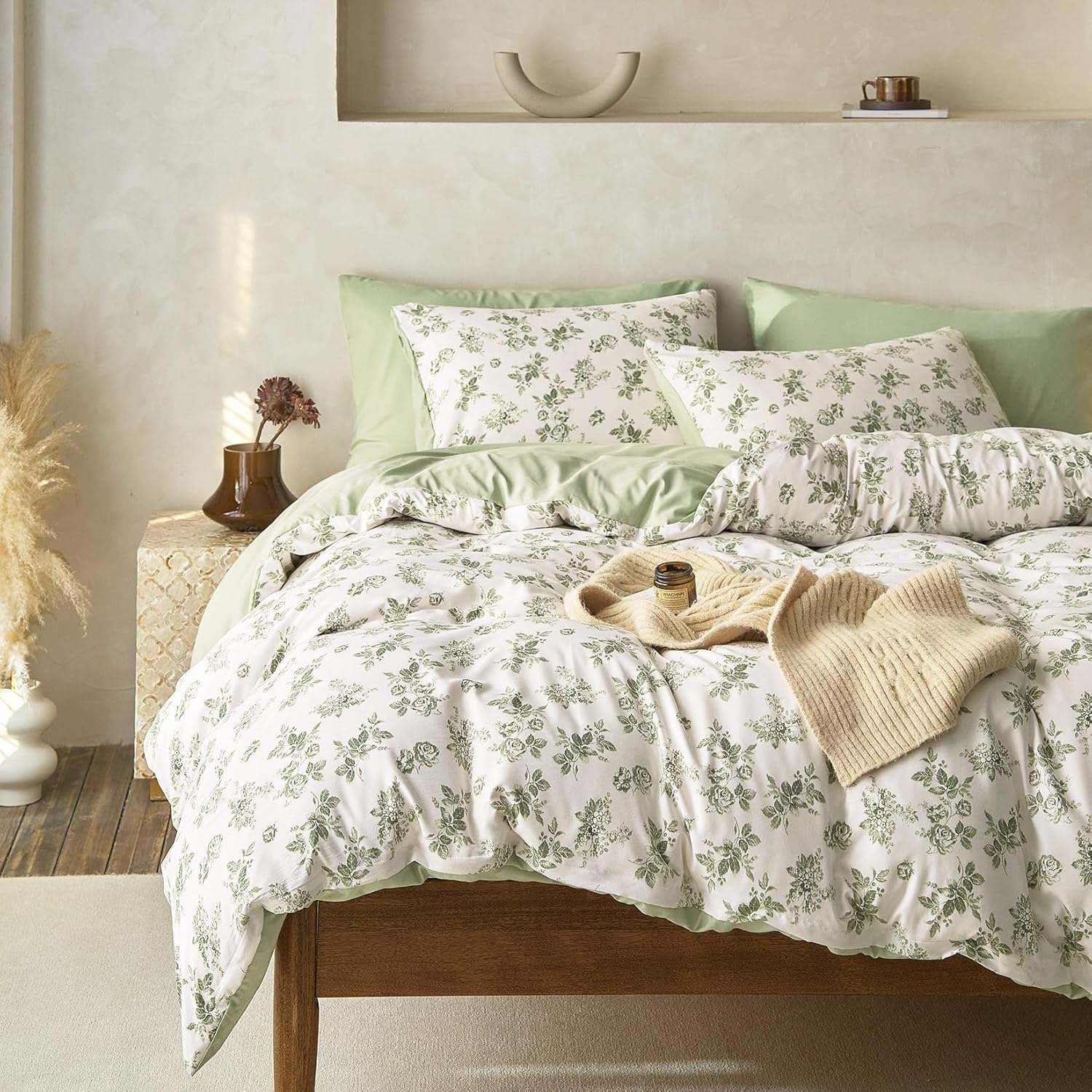 Wake In Cloud - Cottagecore Comforter Set, Floral Vintage Flower Shabby Chic Coquette Aesthetic for Women Teen Girls, Soft Lightweight Dorm Bedding, 3 Pieces, Sage Green, Full Size - Image 5