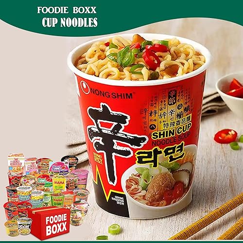 Miniatura 3 de FOODIE BOXX Paquete variado de fideos ramen instantáneos asiáticos con galletas y palillos (tazas de fideos mixtos)