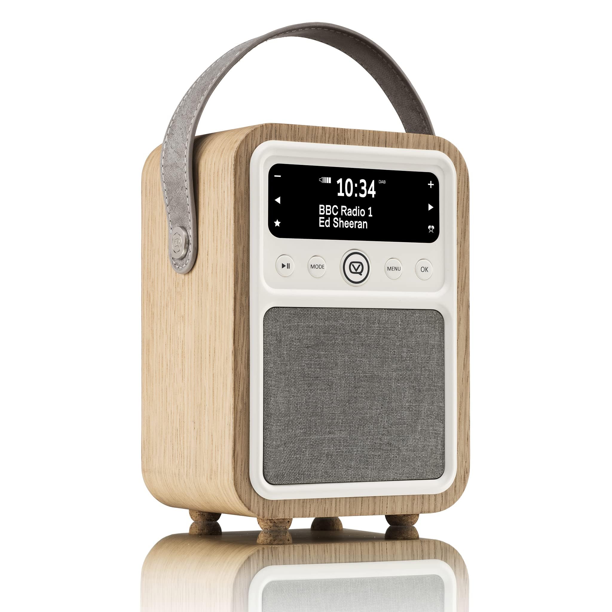 VQ Monty Radio DAB Plus/DAB avec Bluetooth, FM et Radio Réveil Fonction - Alimentée par Secteur et Batterie Radio Portable avec Antenne, Prise Casque et Port de Charge USB - Chêne
