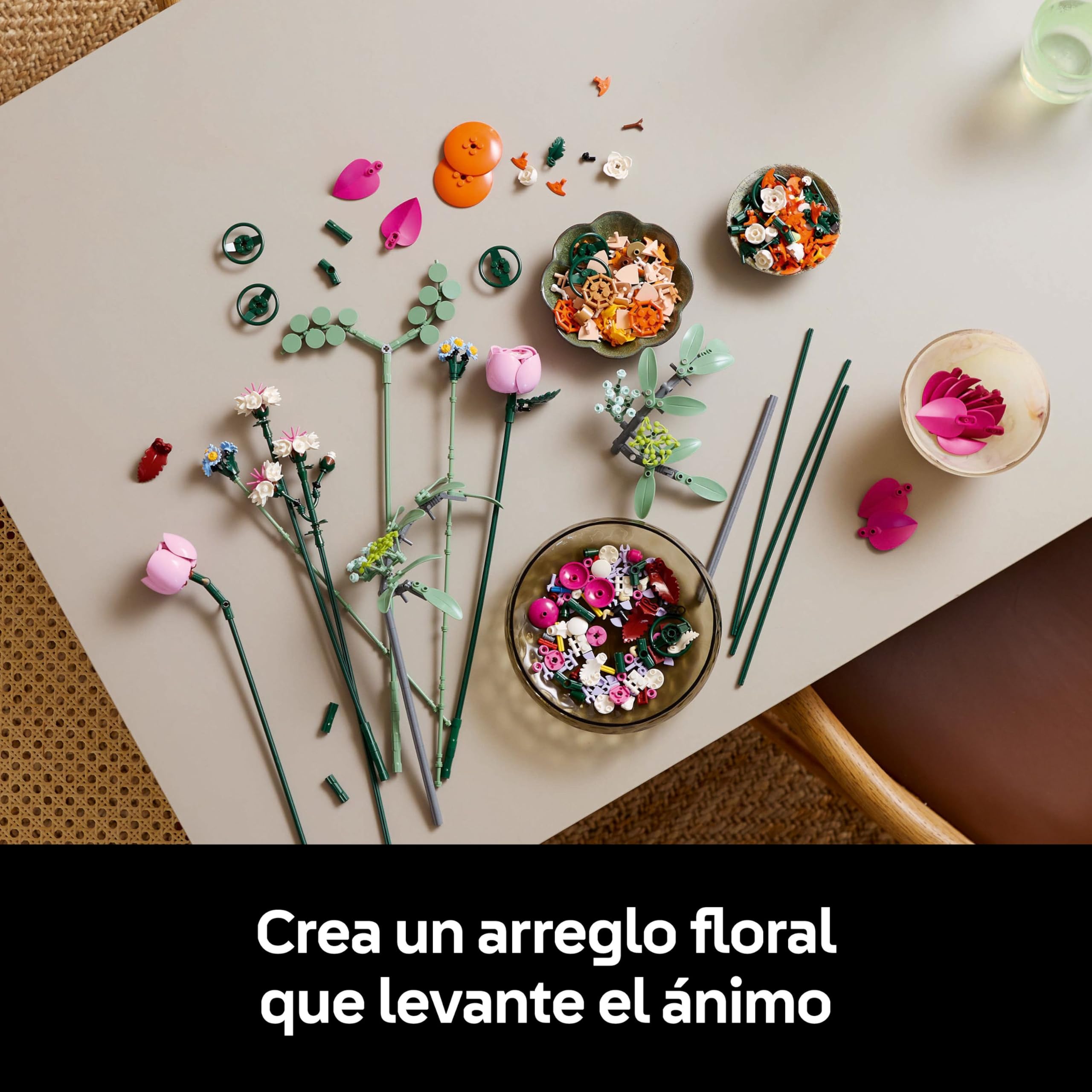 LEGO Botanicals Ramo de Flores Fantasía en Rosa Maqueta para Adultos - Decoración Floral para el Hogar - Margaritas, Eucalipto Artificial y Rosas - Regalo para Mujeres, Hombres y Madres 10342