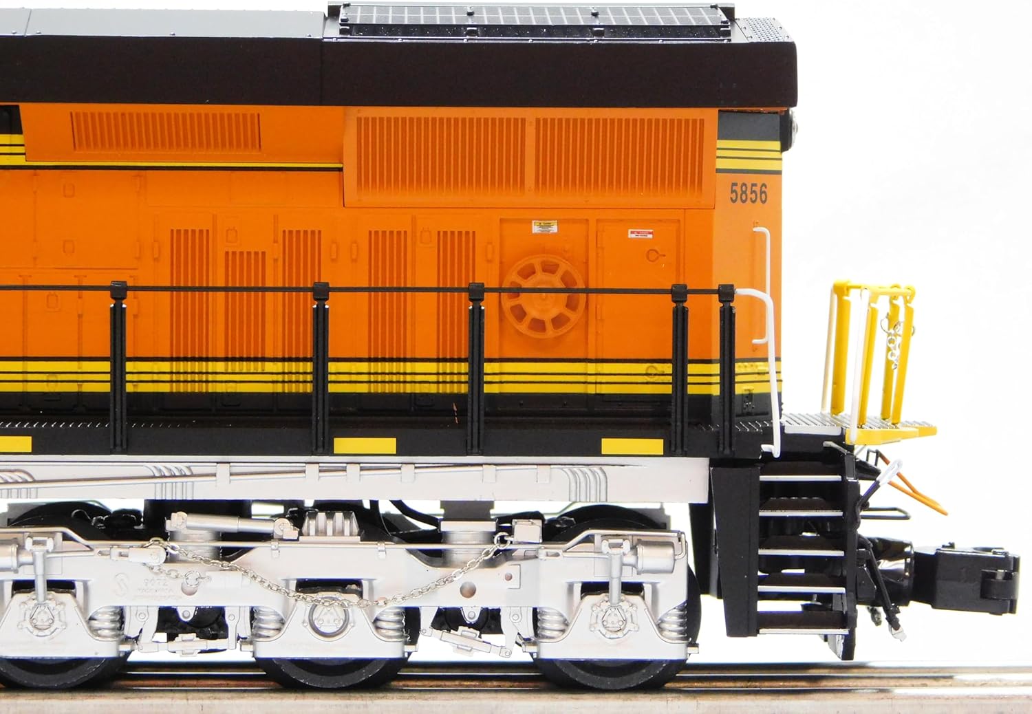 Lionel BTO BNSF Legacy ES44 Diesel Locomotive #5856 O Gauge 2433422