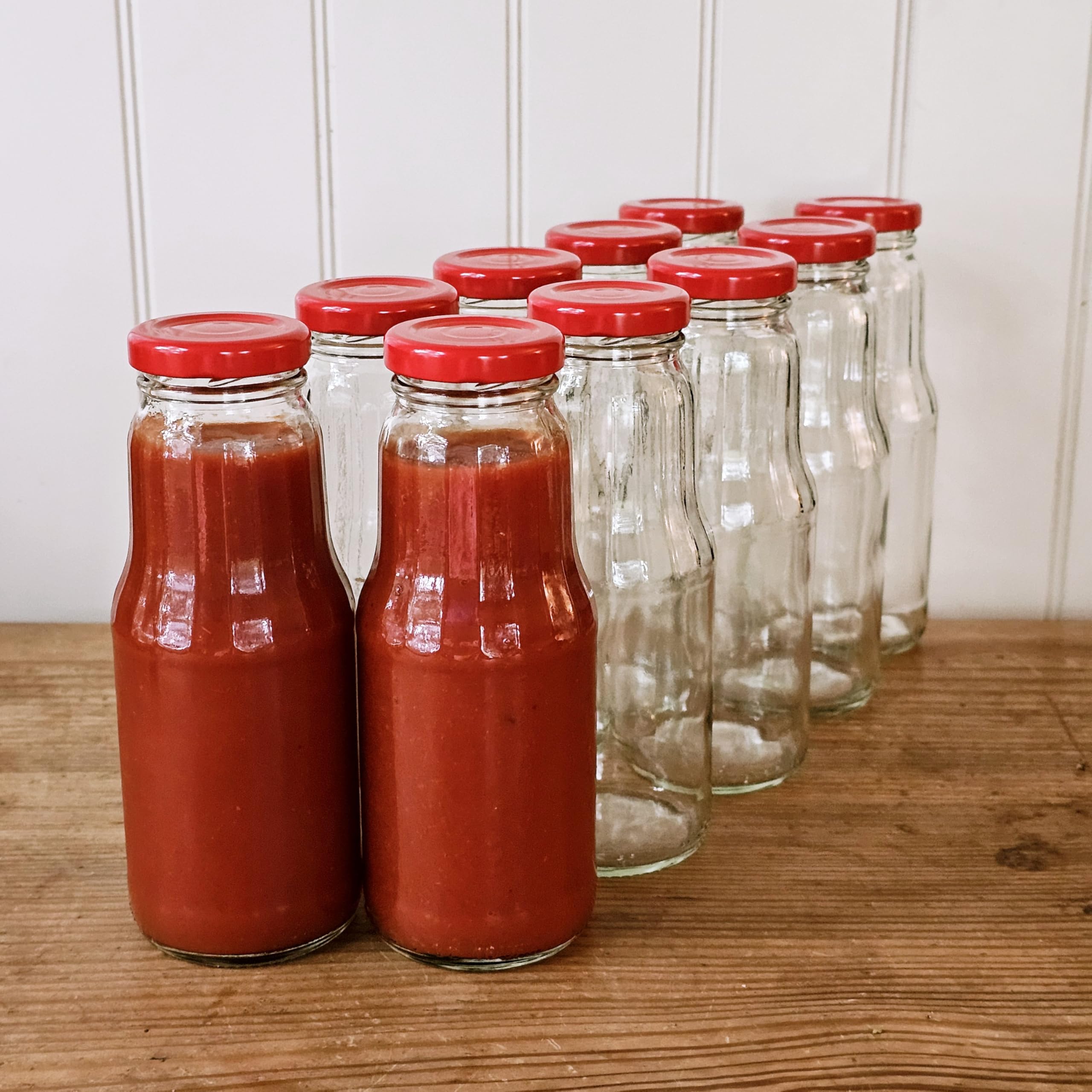 Glasflasche 300 ml mit Schraubdeckel – Saftflasche leer 0,3 l TO43 – Smoothie Flasche Glas – Wiederverwendbare Trinkflasche spülmaschinengeeignet für Saft, Sirup, Öl & Selbstgemachtes (Rot, 50)
