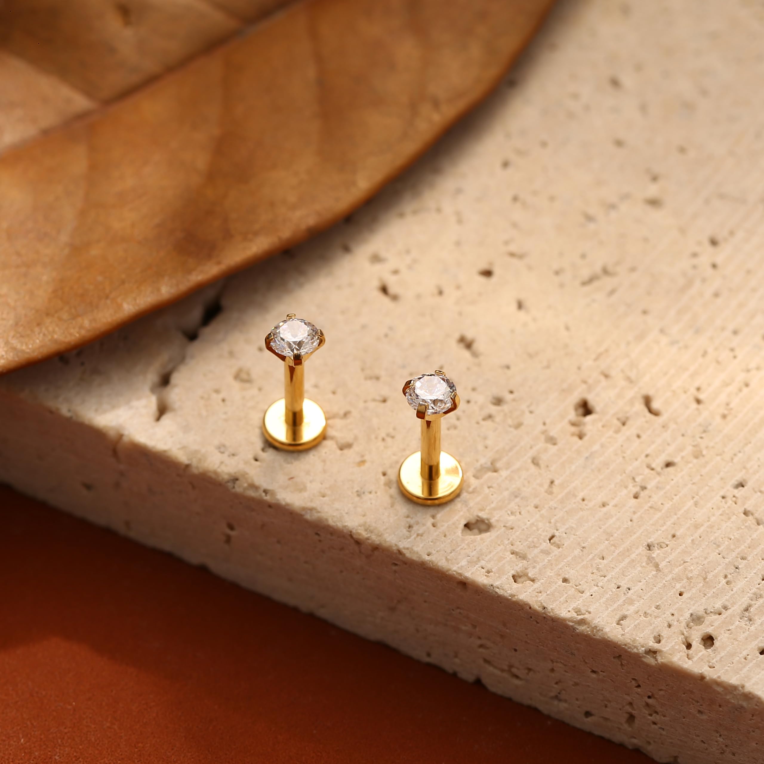 Adramata 2Pcs G23 Titanio Labret Roscado Interno Piercing Labio Monroe Medusa CZ Pendiente Nariz Helix Tragus Oro Plata Oreja