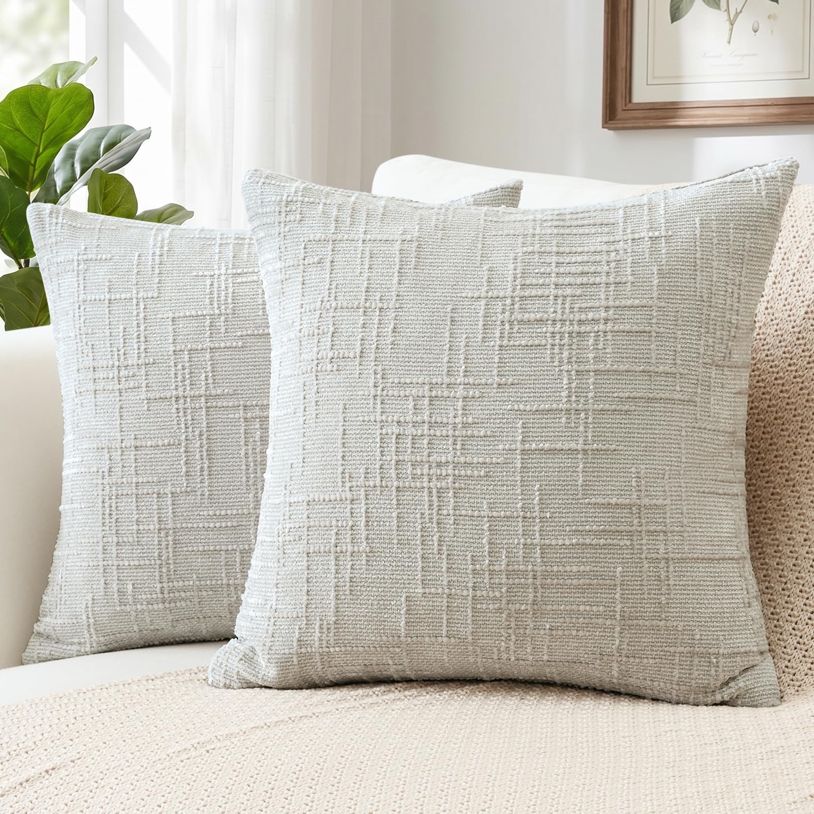 Sungeek Pack of 2 Chenille Textured Cushion Covers 45x45cm, Farmhouse Solid Dyed Throw Pillow Case Cover, Decorative Square Cushion Case for Home Decor Couch Sofa Bed Living Room, Light Grey