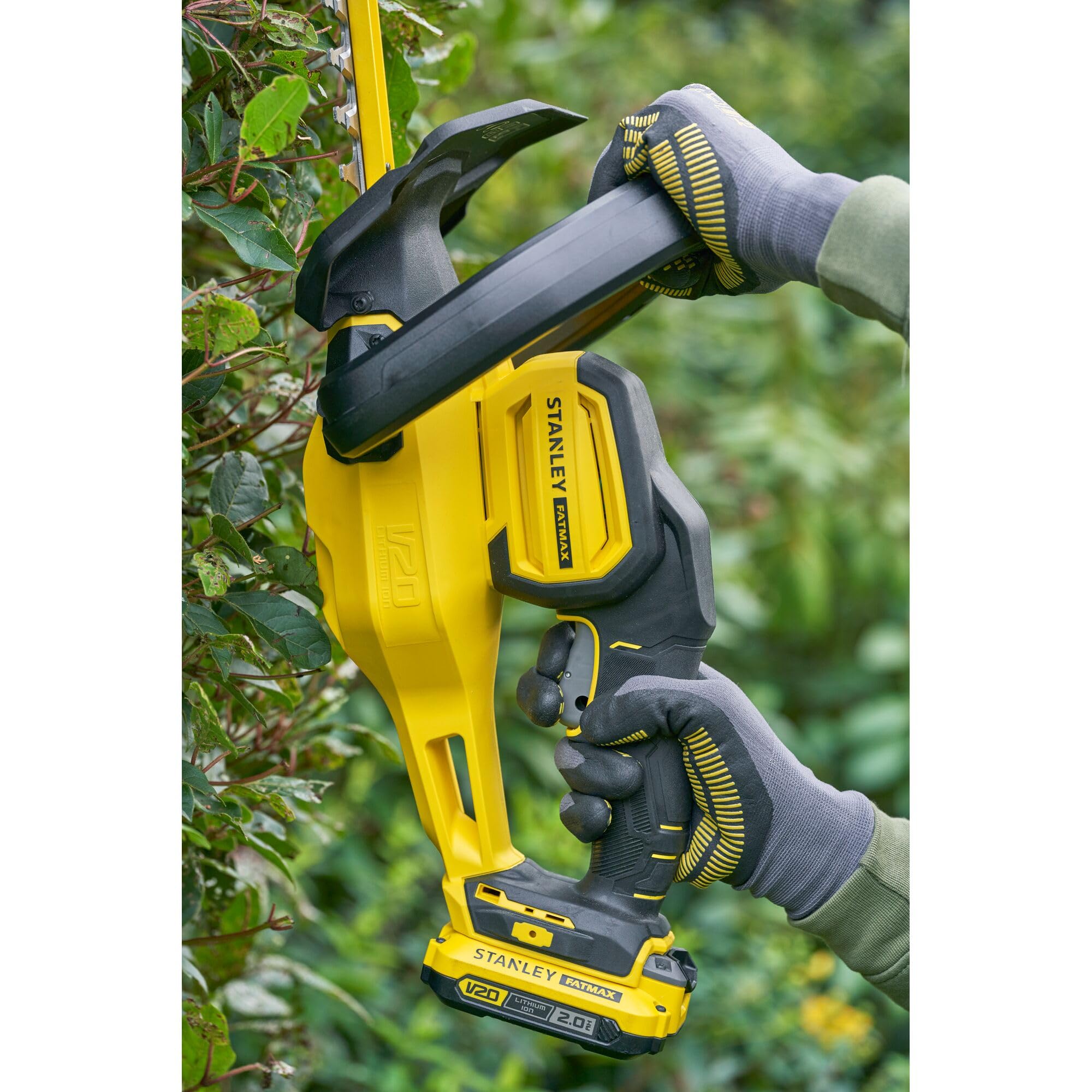 STANLEY FATMAX SFMCHT650D1-QW V20 - Cortasetos con batería (50 cm de Longitud de la Espada, Grosor de Corte de 19 mm, Mango de Planchado y Parada rápida, Incluye batería de 2,0 Ah y Cargador)