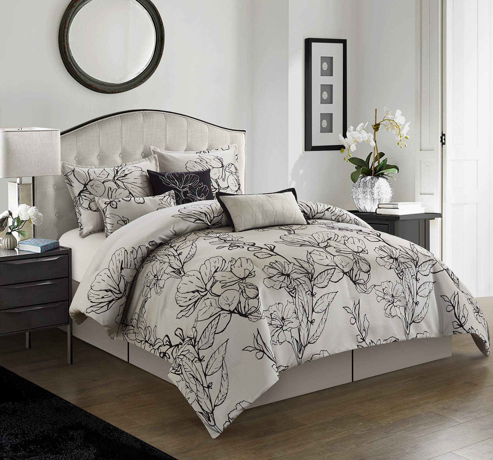 Stratford ParkBreatheable 7-Piece Bedding Comforter Set, Queen Size, Grey, Warm, Matching Bedskirt, Pillows & Shams