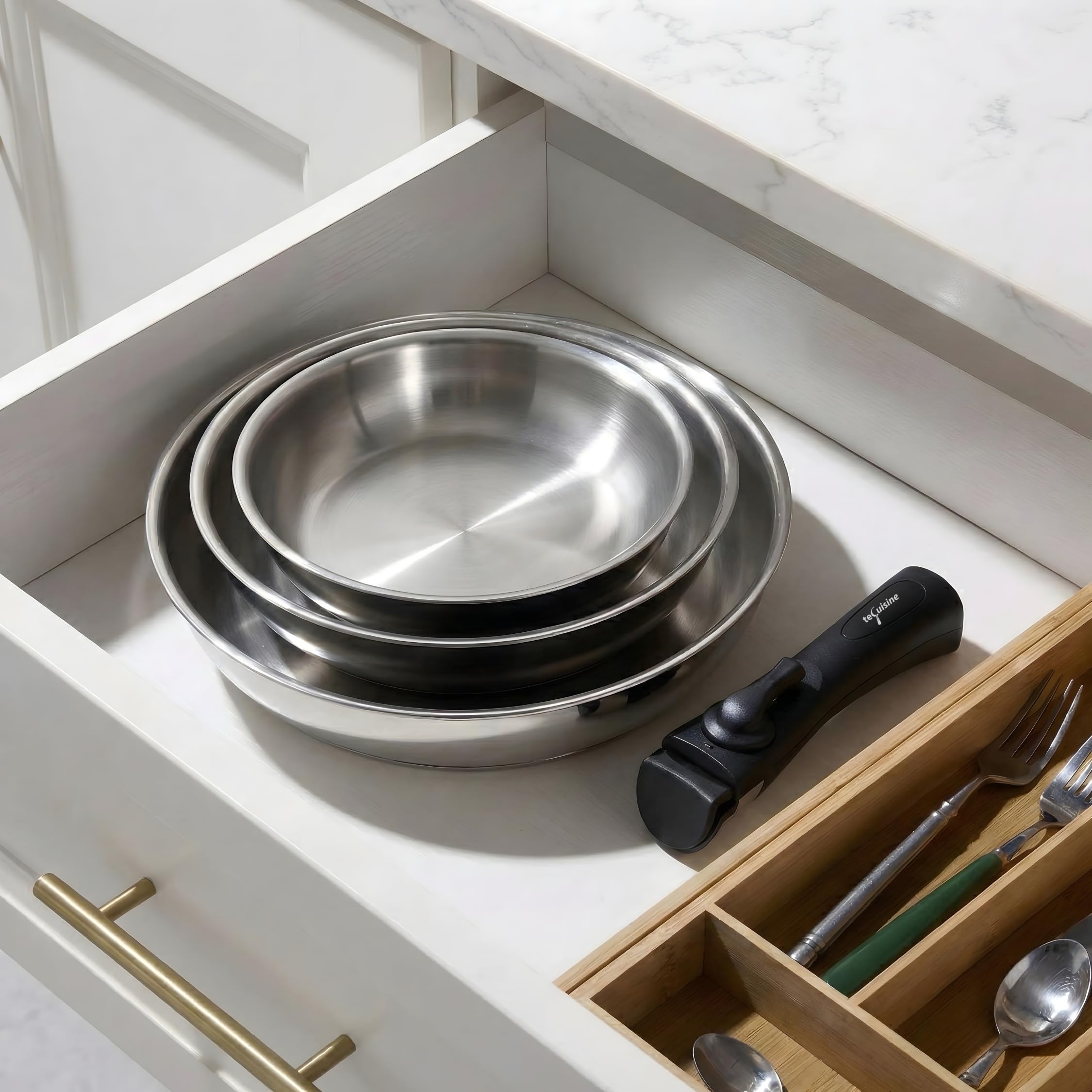 Lot Coffret de 3 Poêles Inox 18/10 Triply – 20/24/28 cm – Avec Manche Amovible – Sans Revêtement – Sans PFAS, PFOA, PTFE – Compatible Tous Feux Dont Induction – Cuisson Saine et Durable