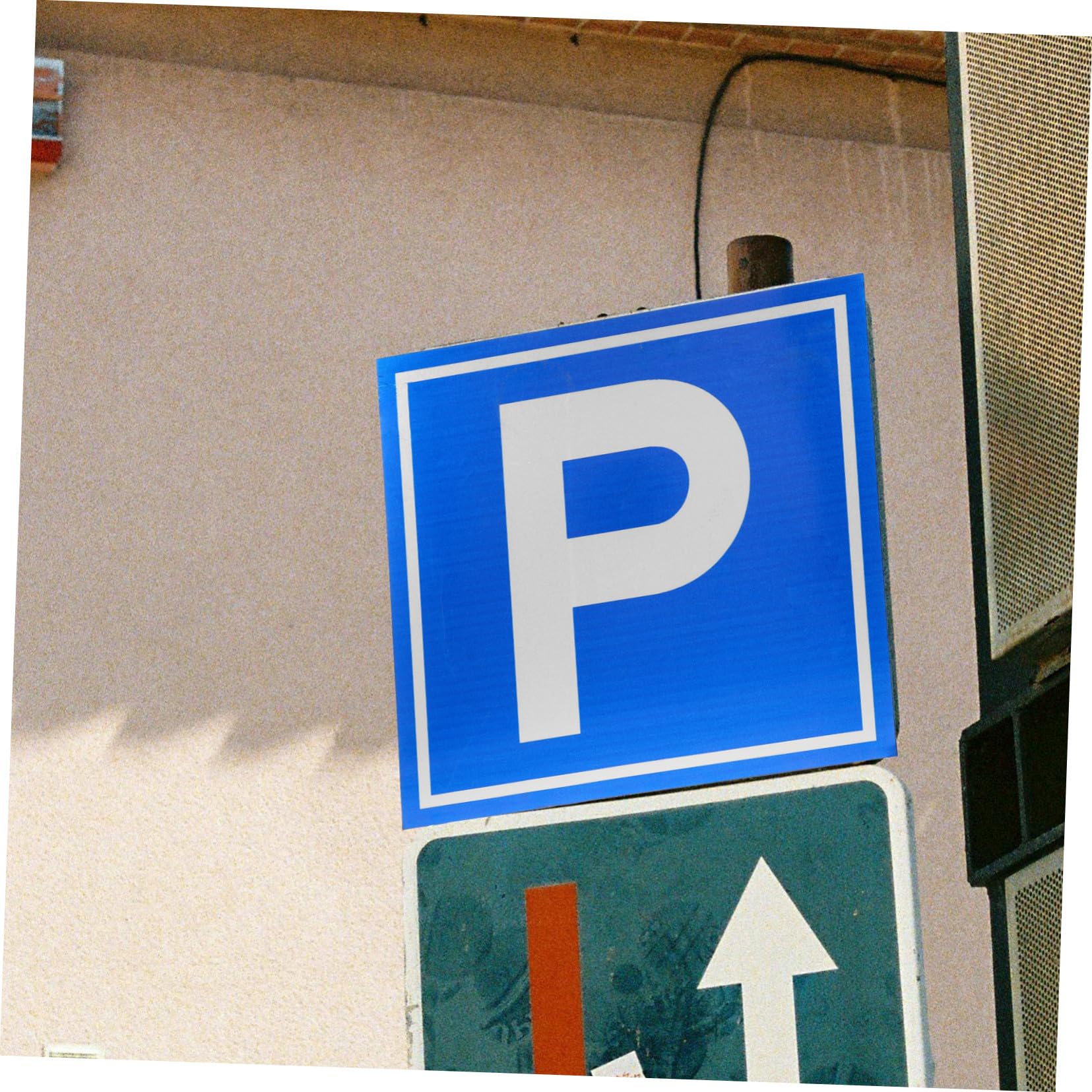 ABOOFAN Cartello Segnale Parcheggio Simbolo P in Lega di Alluminio Blu, Visibilità Elevata per Parcheggi e Luoghi Segnaletica Chiara