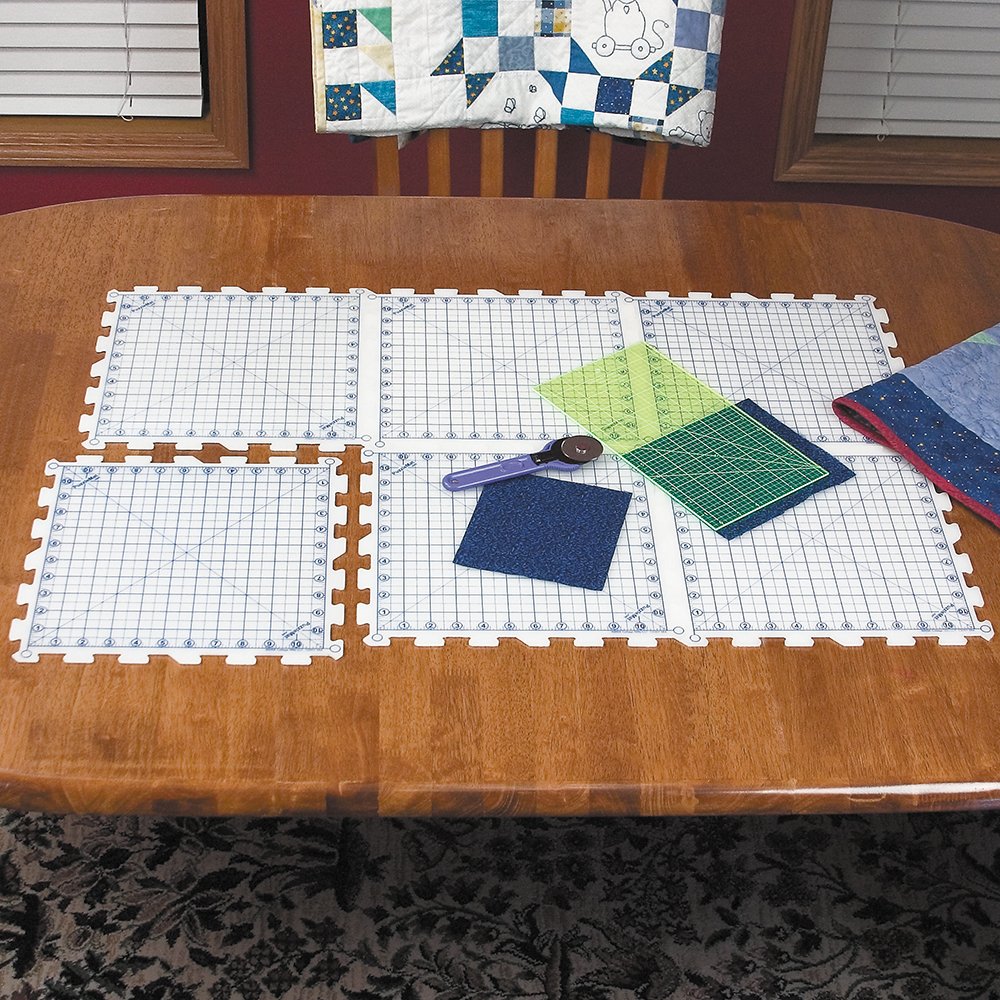 PuzzleMat® 60,1 x 91,4 cm Set tappetino da taglio rotante - Include pezzi da 6-30 x 30 cm e custodia da trasporto. Perfetto per il quilter in movimento! Bonus: Righello in acrilico 10 x 10 cm