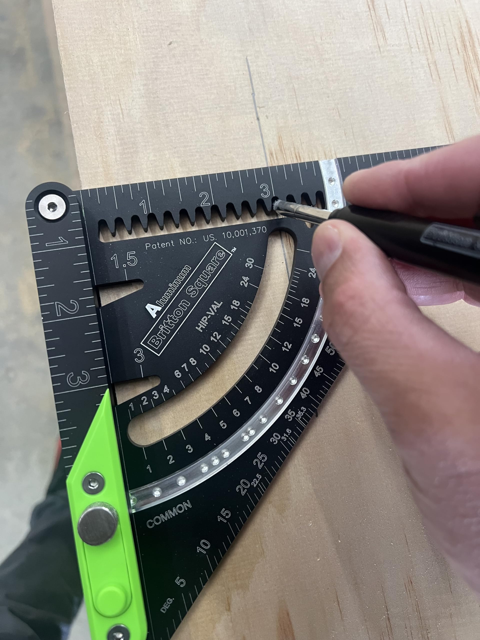 Britton Square Cuadrado de vigas negro/verde de 7 pulgadas