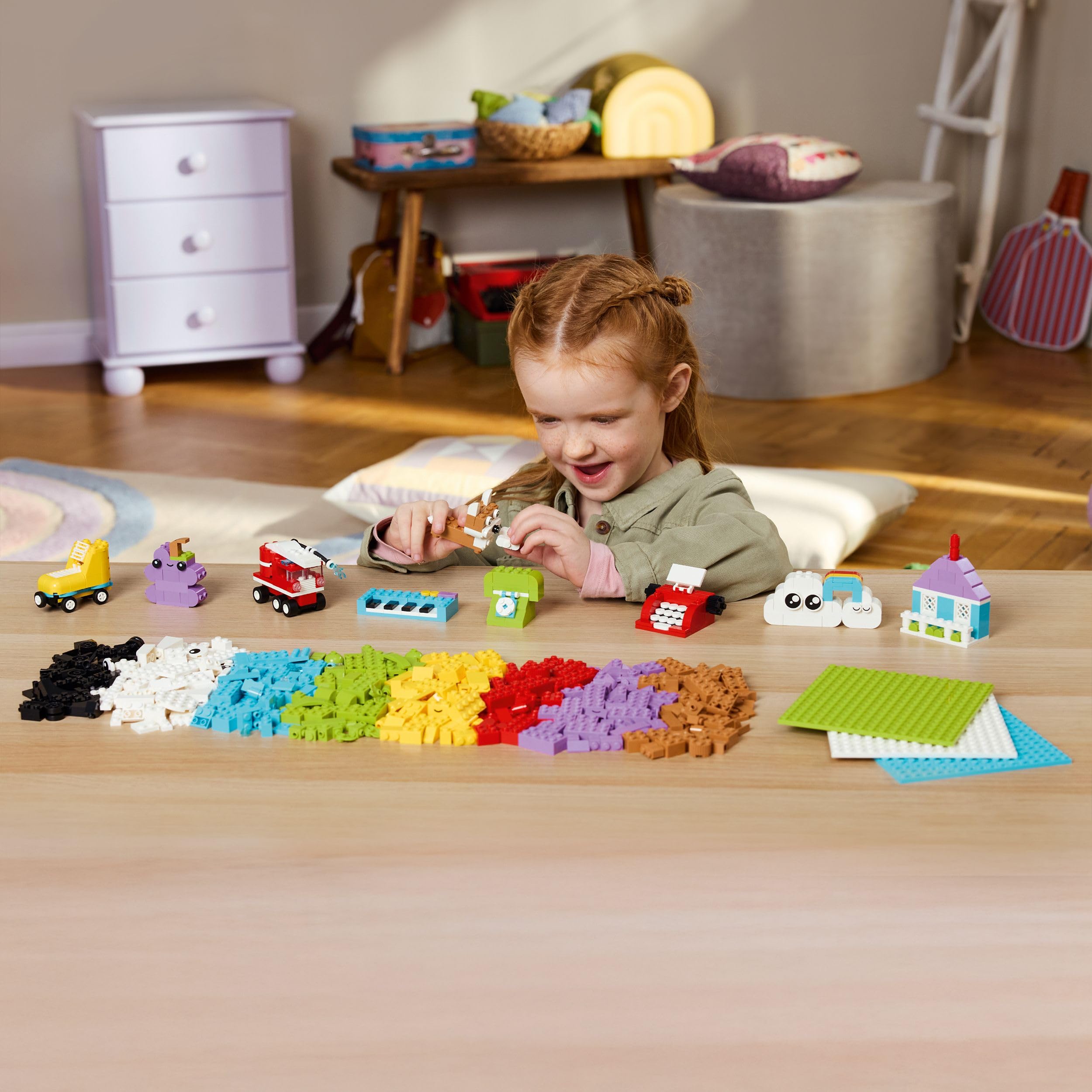 LEGO Classic La boîte créative pour Construire et Jouer - Jeu de Construction avec Briques colorées - Options Dont Une Maison, Un Chien ou Un Camion - Cadeau pour garçon ou Fille dès 5 Ans 11044