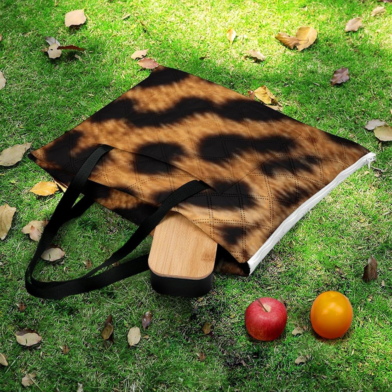 Depict A Leopard Picnic Blanket 200x200cm, Foldable 2-in-1 Picnic Mat and Tote Bag Portable Waterproof Beach Mat Sandproof Outdoor Blanket for Park, Hiking, Beach, Camping, Travel