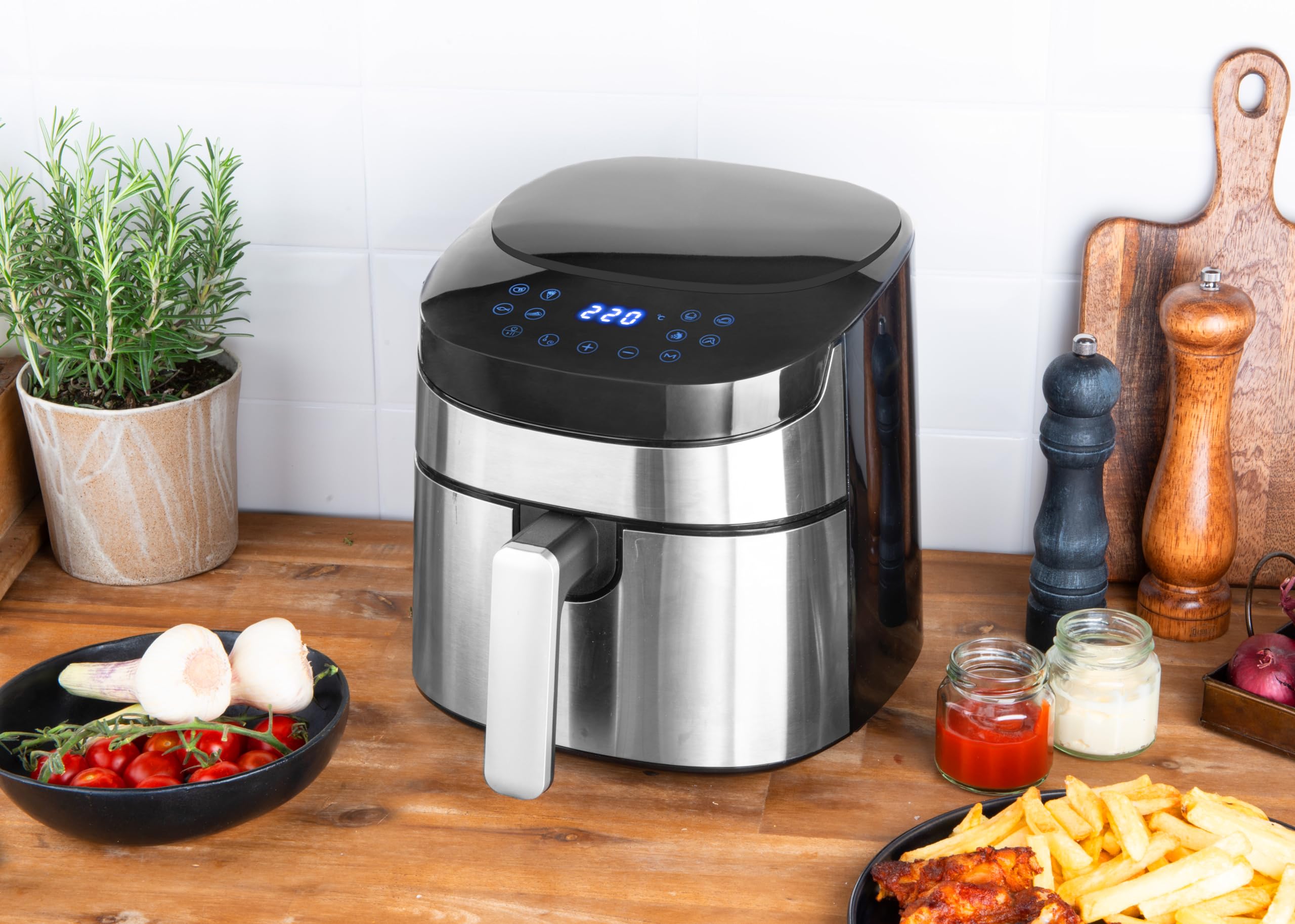GASTROBACK #42582 Design Heißluftfritteuse Air Pro, Air Fryer mit 3,7 Liter Füllvolumen, 8 voreingestellte Programme, Touch-Bedienfeld, Schwarz-silber