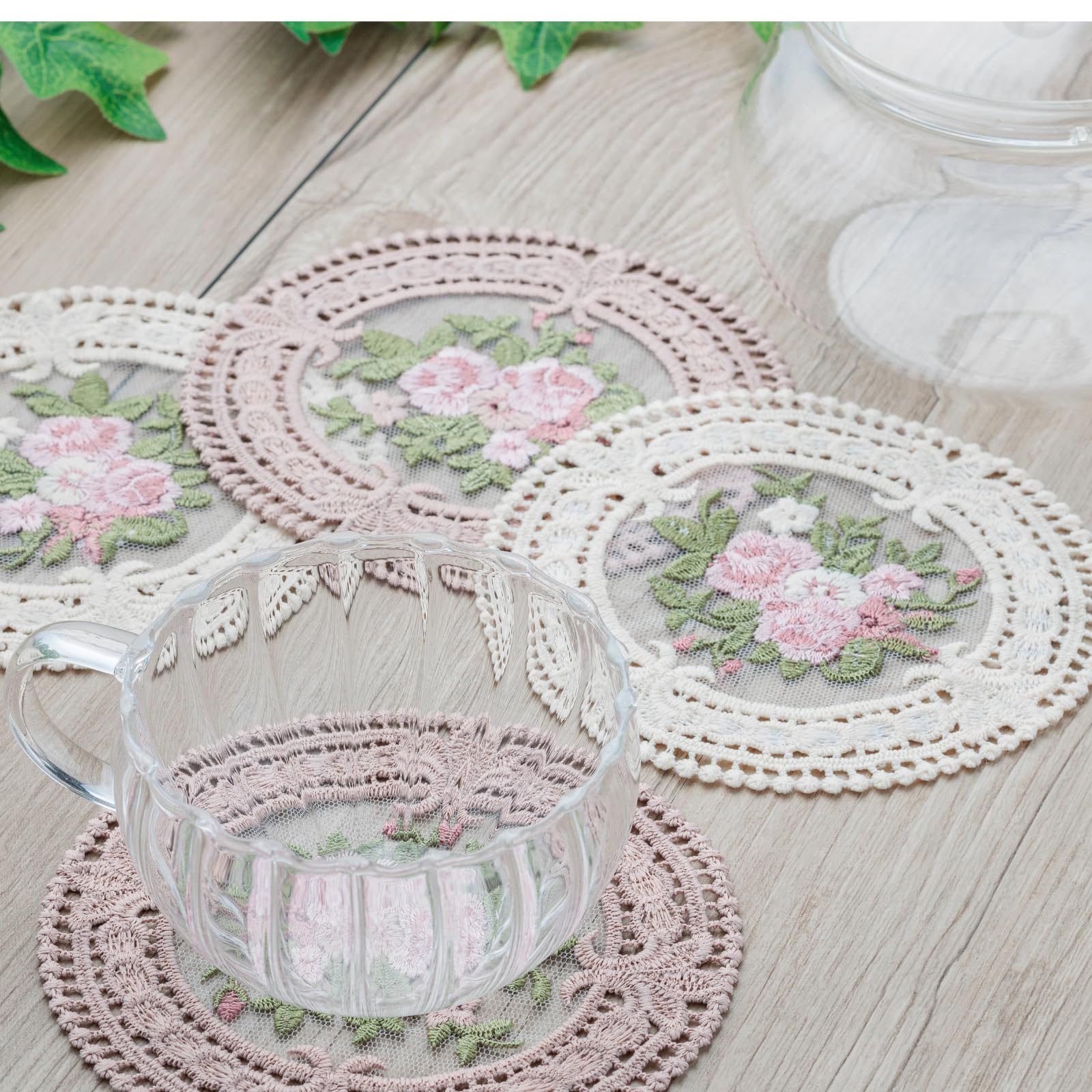 Amazon｜【4枚セット】アンティーク調 レースコースター 刺繍