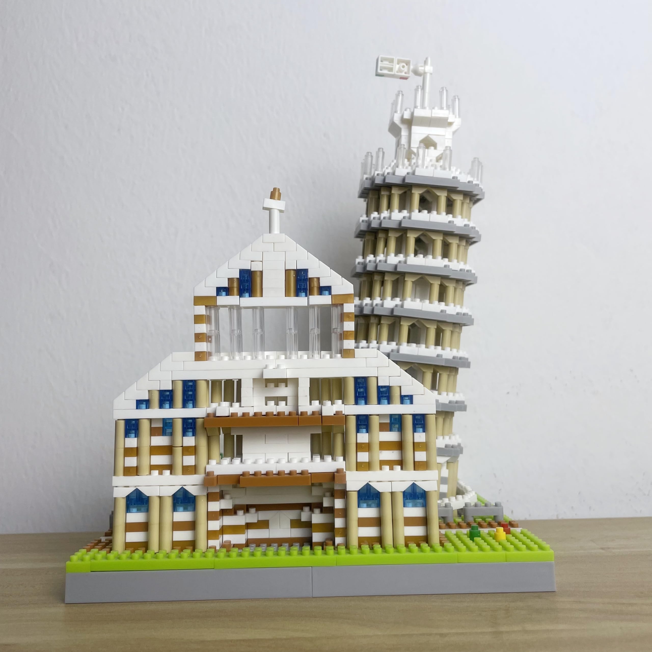 Torre Inclinada de Pisa en Bloques Micro Mini - Juego de Construcción a Escala 8.7" para Adultos, Juguetón Educativo de Stem para Adolescentes y Adultos (más de 1700 Piezas)