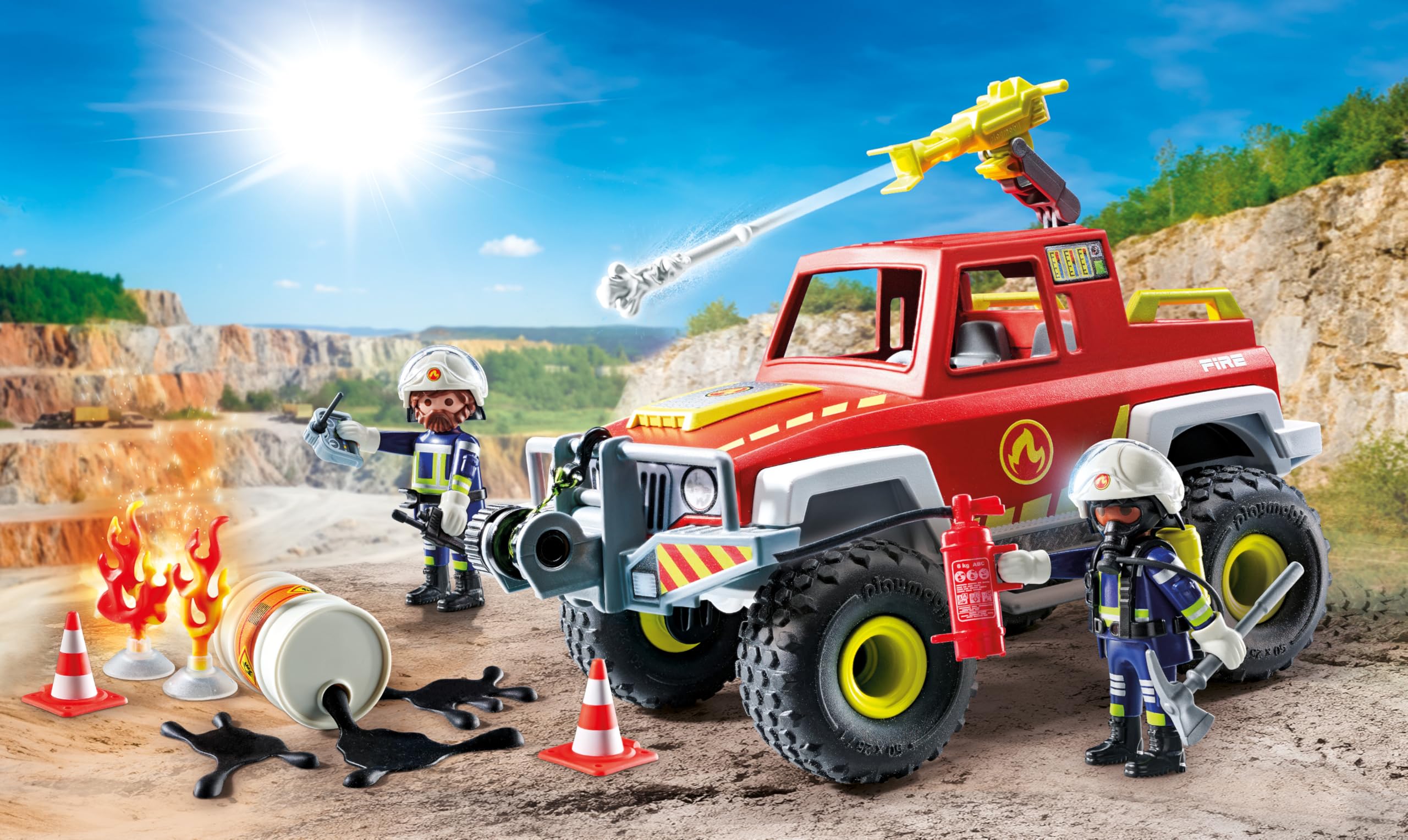 PLAYMOBIL | Action Heroes | Ciężarówka strażacka | Samochód strażacki | Auto zabawkowe | Zabawka dla dzieci od 4. roku życia | 71824