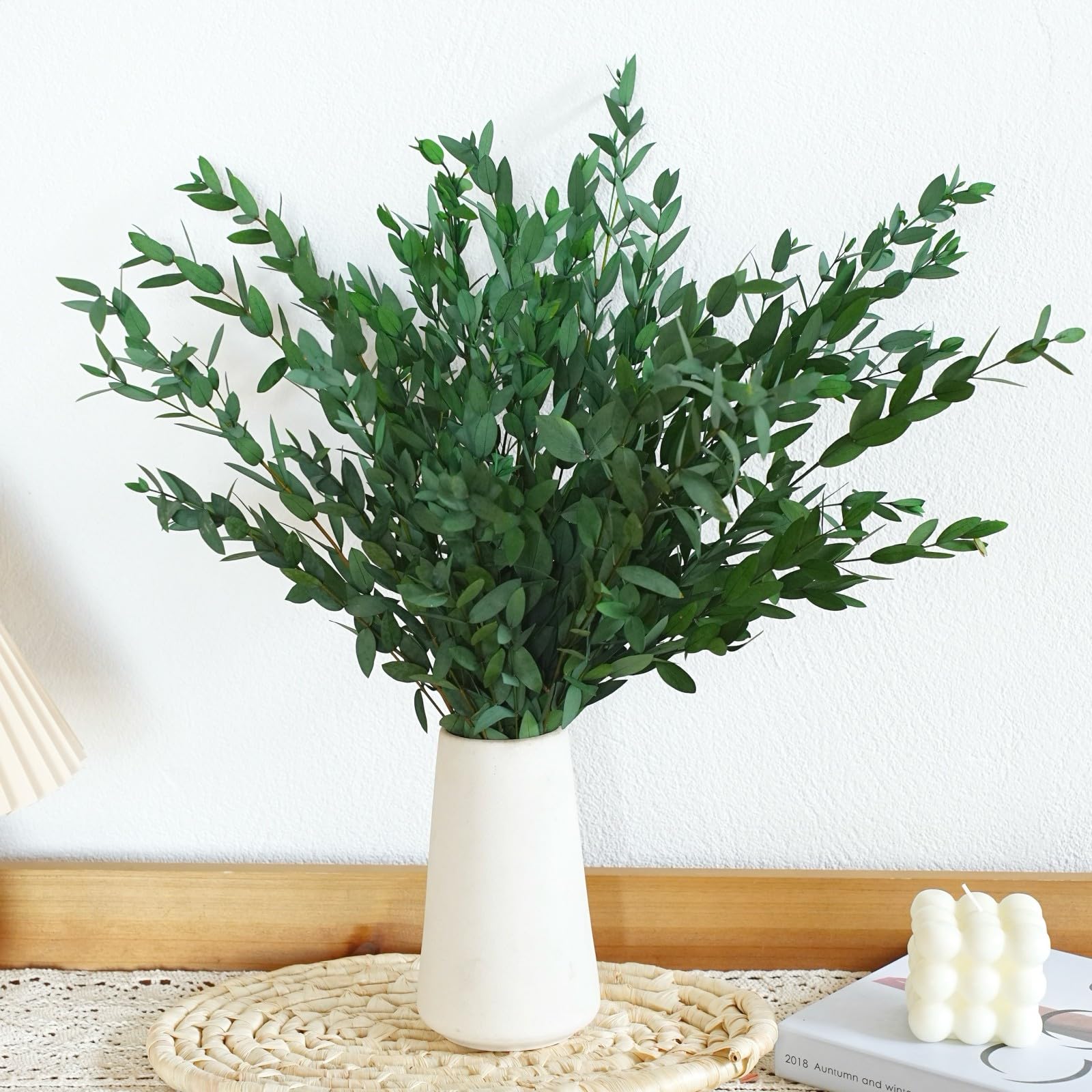 Amazon｜乾燥ユーカリの葉 本物の緑の茎 8-14個 新鮮なユーカリ