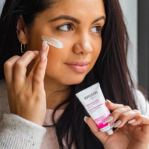 Miniatura 8 de Weleda Loción facial renovadora, 1 onza líquida, hidratante rico en plantas con aceites de semilla de rosa silvestre, jojoba y melocotón