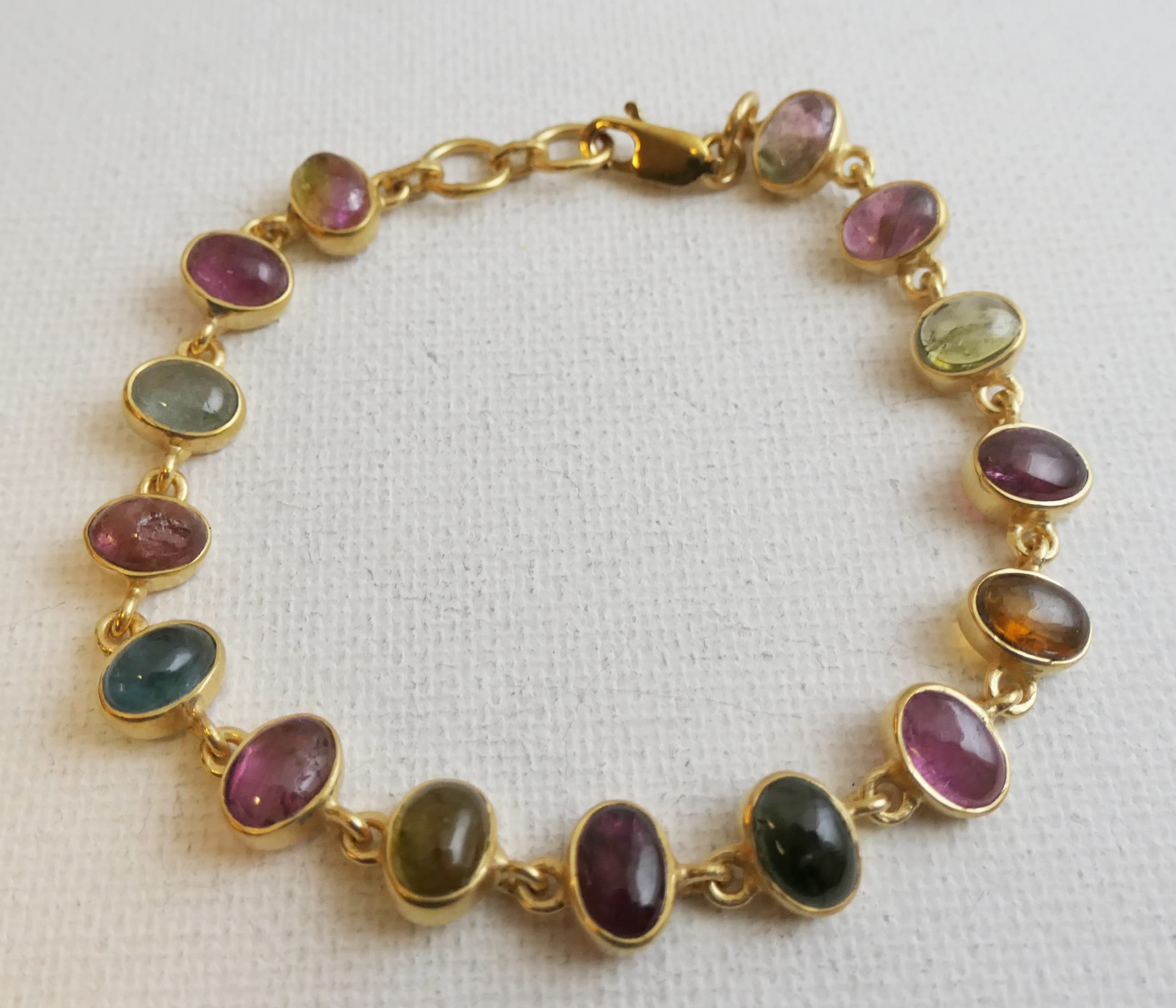 Pulsera de plata de ley bañada en oro con turmalinas multicolores