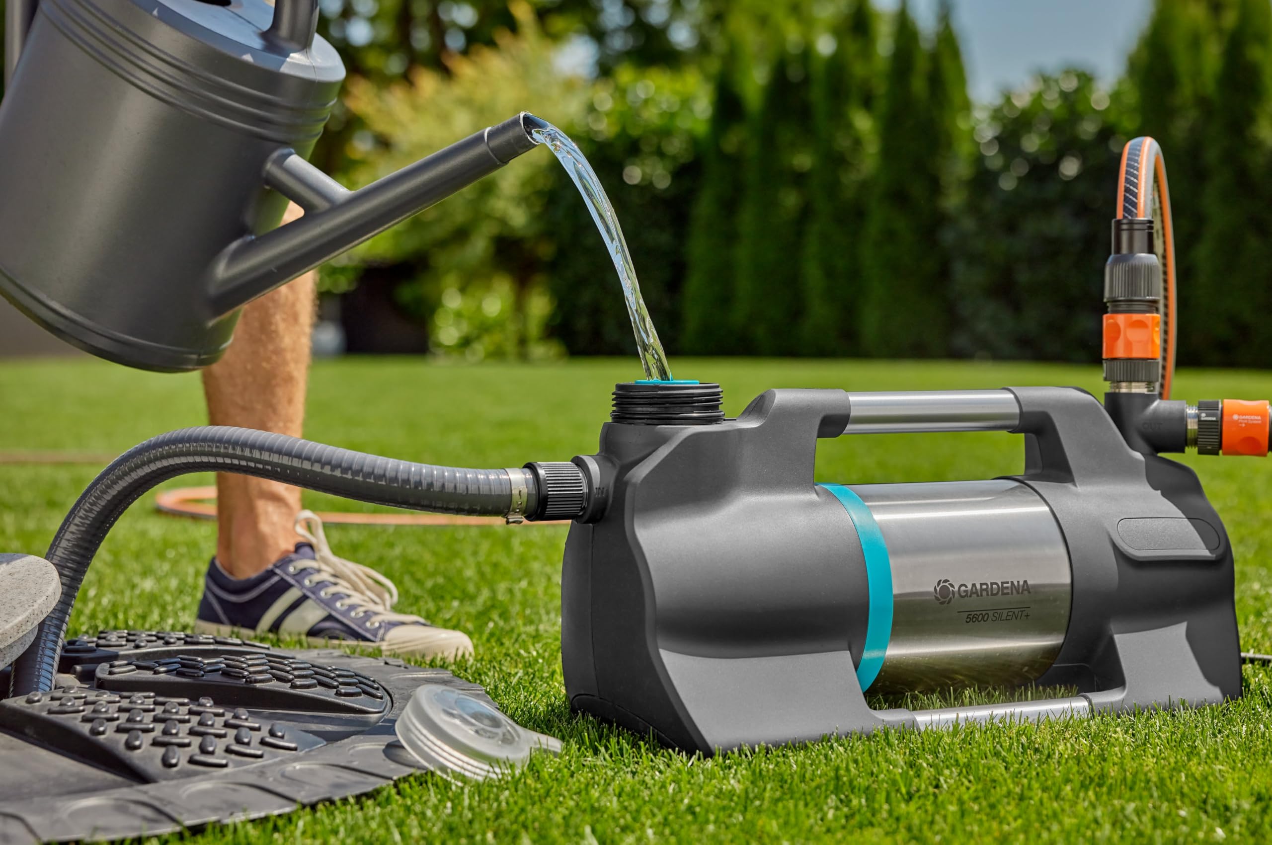 Gardena Gartenpumpe 5600 Silent+: Sehr leise, innovative Bewässerungspumpe, Fördermenge 5600 l/h, 900 W Motor, 4,7 bar, wasserfest, stromsparend (9057-20)