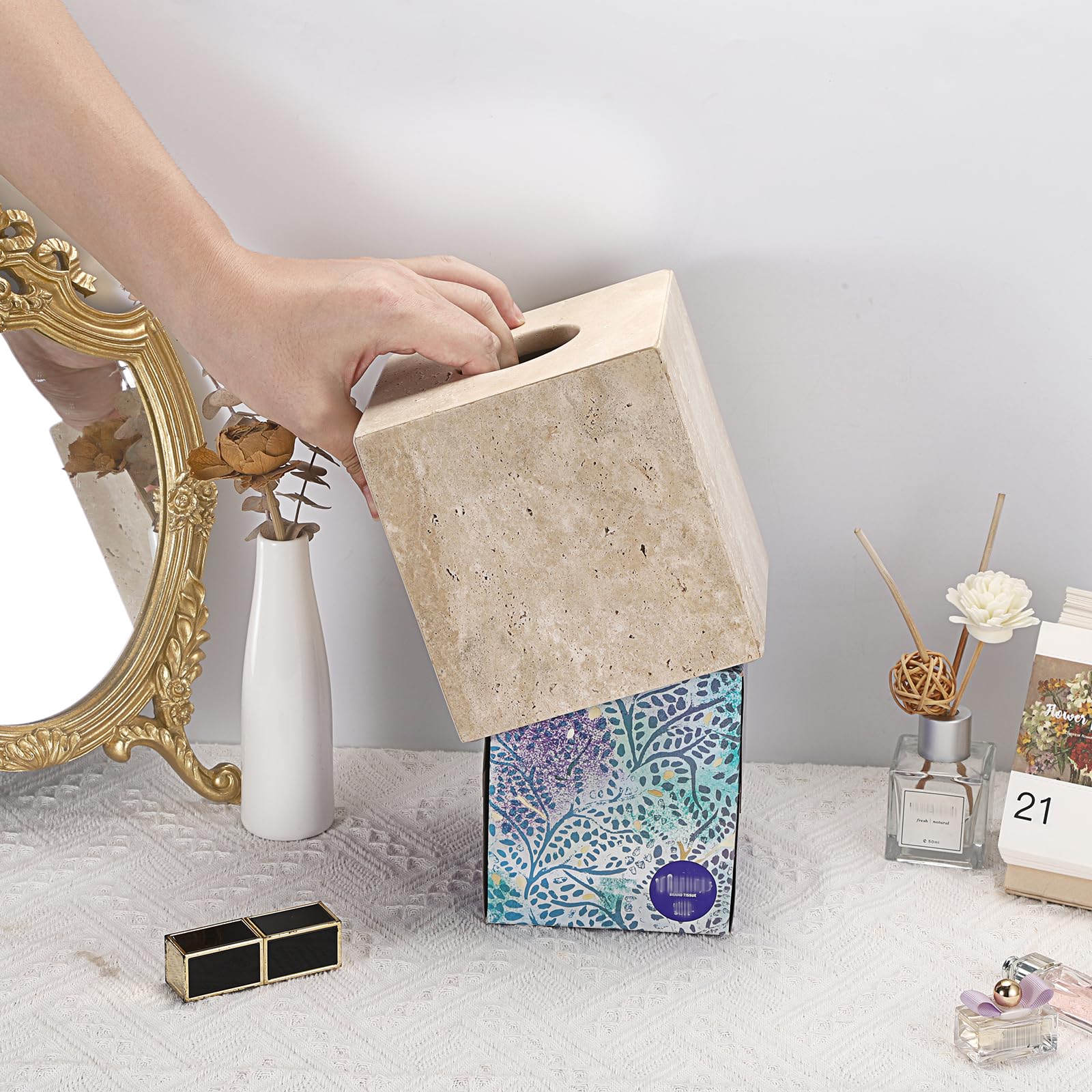 SUMTree Boîte à Mouchoir en Travertin Distributeur Carré, 14x14x15cm | Pas de Fond, antidérapante, élégante, Porte-Papier Décoratif, Pour Salle de Bain, Salon, Chambre, Jardin