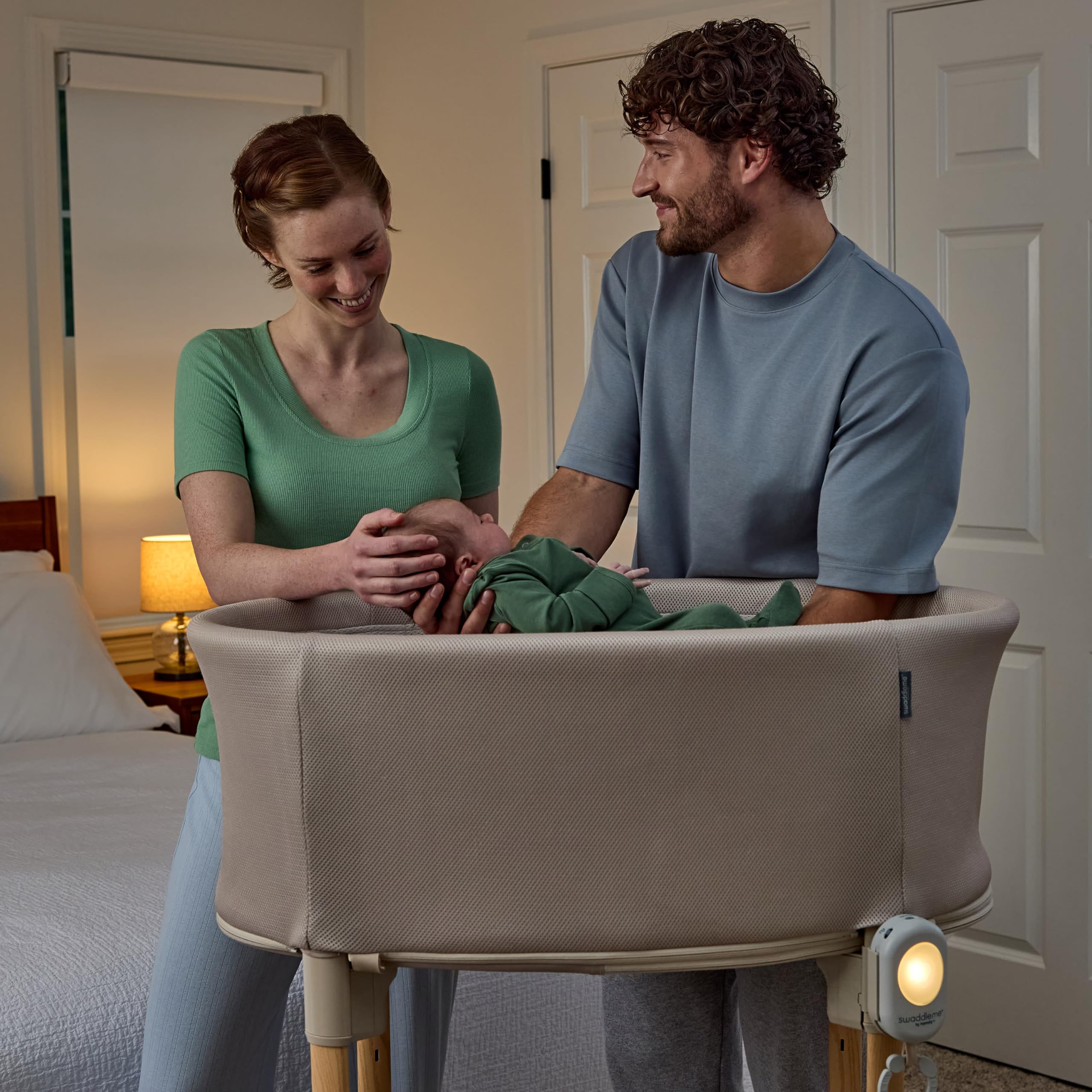 Ingenuity Right Height Verstellbarer Stubenwagen mit beruhigenden Klängen und Lichtern – 4 Höhenpositionen, für nach dem Kaiserschnitt geeignet, Netzseiten, tragbares Design