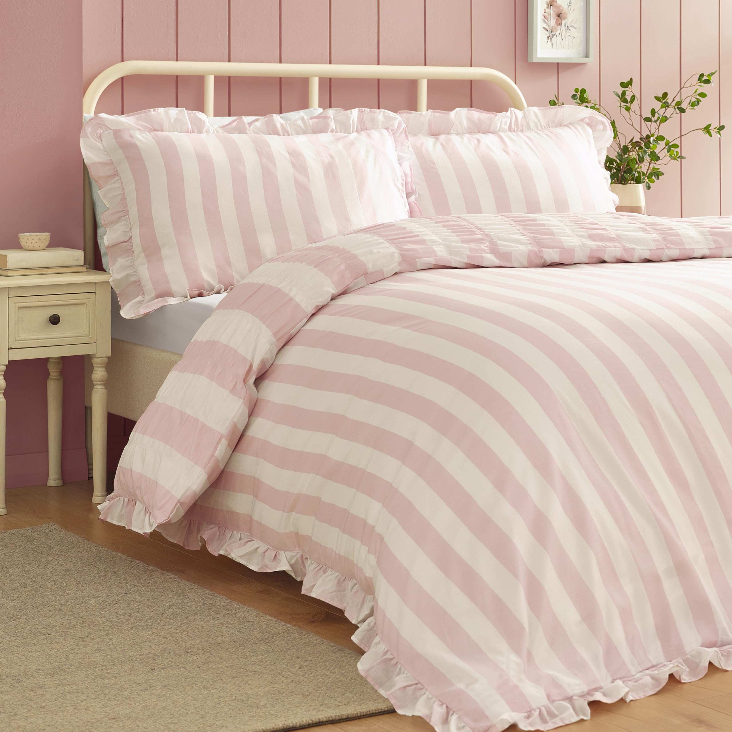 Catherine Lansfield Juego de Funda de edredón y Fundas de Almohada de sirsaca con Volantes, tamaño King, Color Rosa