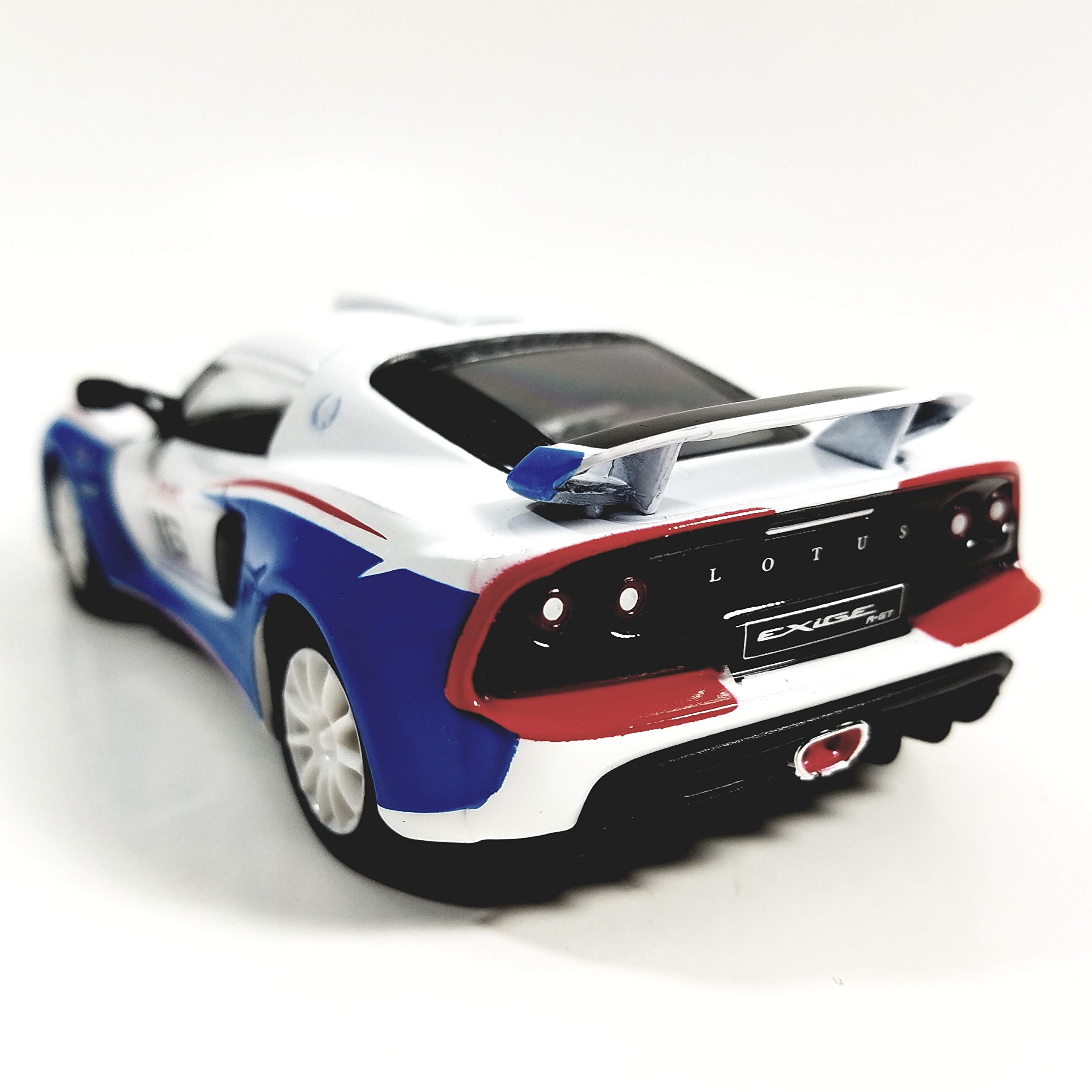 Amazon.com: Kinsmart. 2012 White and Blue Lotus Exige 16 R-GT 1/32
