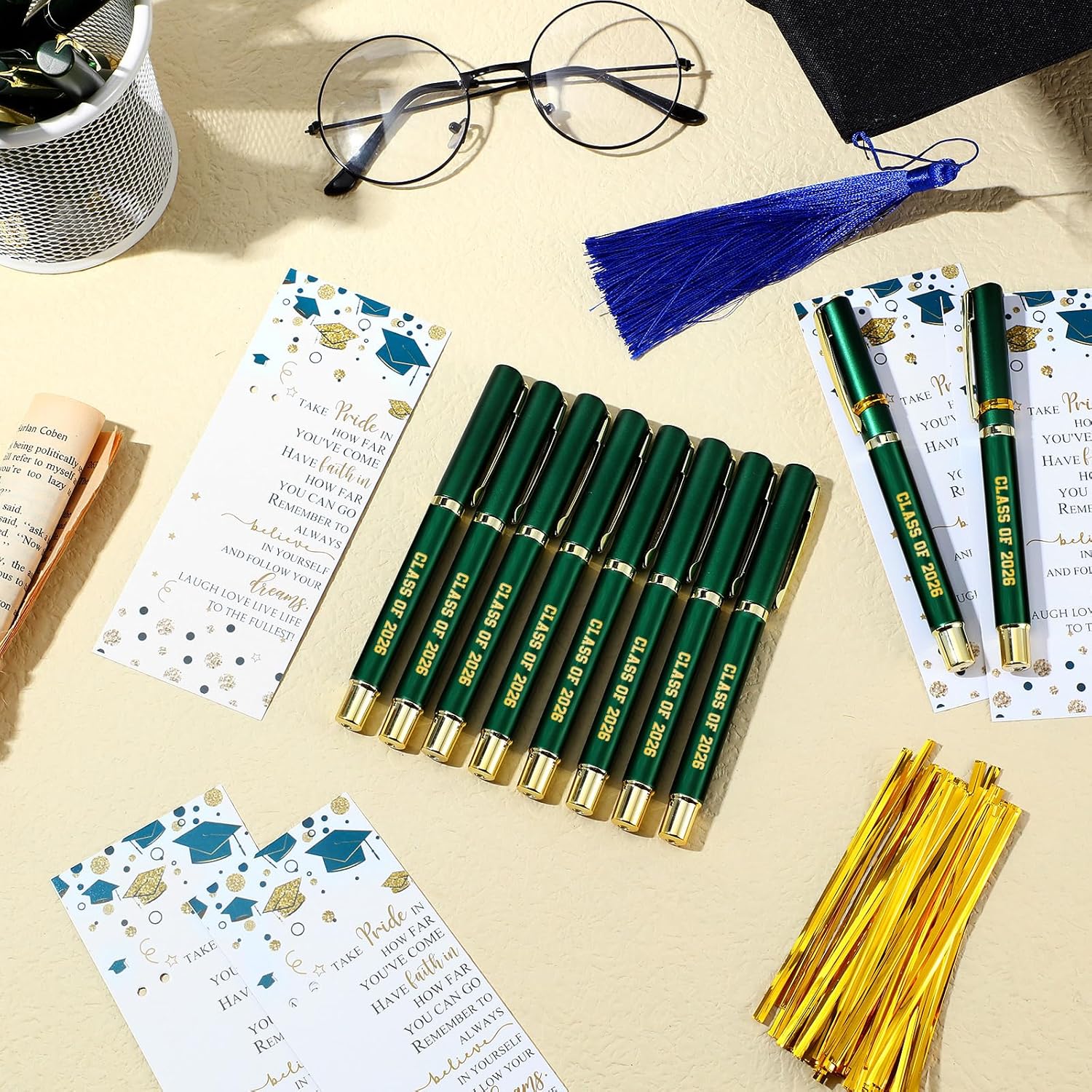 Spakon 50 Set Class of 2026 Graduation Gifts Bulk Gel Ink Pen with Greeting Cards End of the Year Gifts Graduation Party Supplies for Students Yearbook Signature from Teacher(Green)