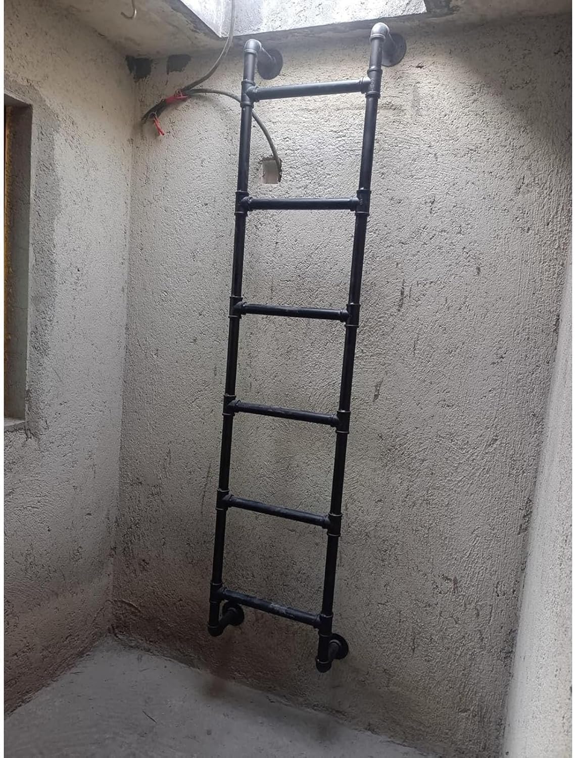 Egress Ladder Basement, 300LBS Load Capacity Wrought Iron Basement Ladder, Heavy Duty Wall Mounted Hanging Ladders for Outdoor Roof/Garage (170cm/67in)