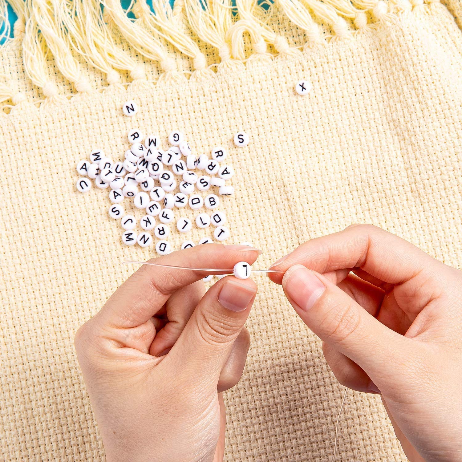 Lettre Perles,500 PCS Alphabet Perles Acryliques Lettre Perle