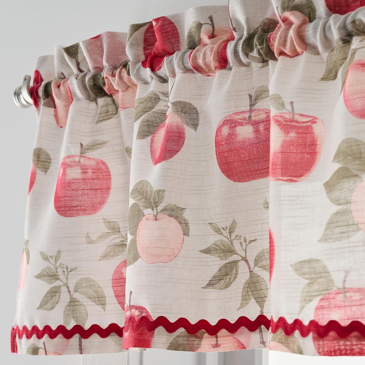 Curtainworks Honey Crisp Apples Window Valance, 56 x 14 in, Red, 1-Piece