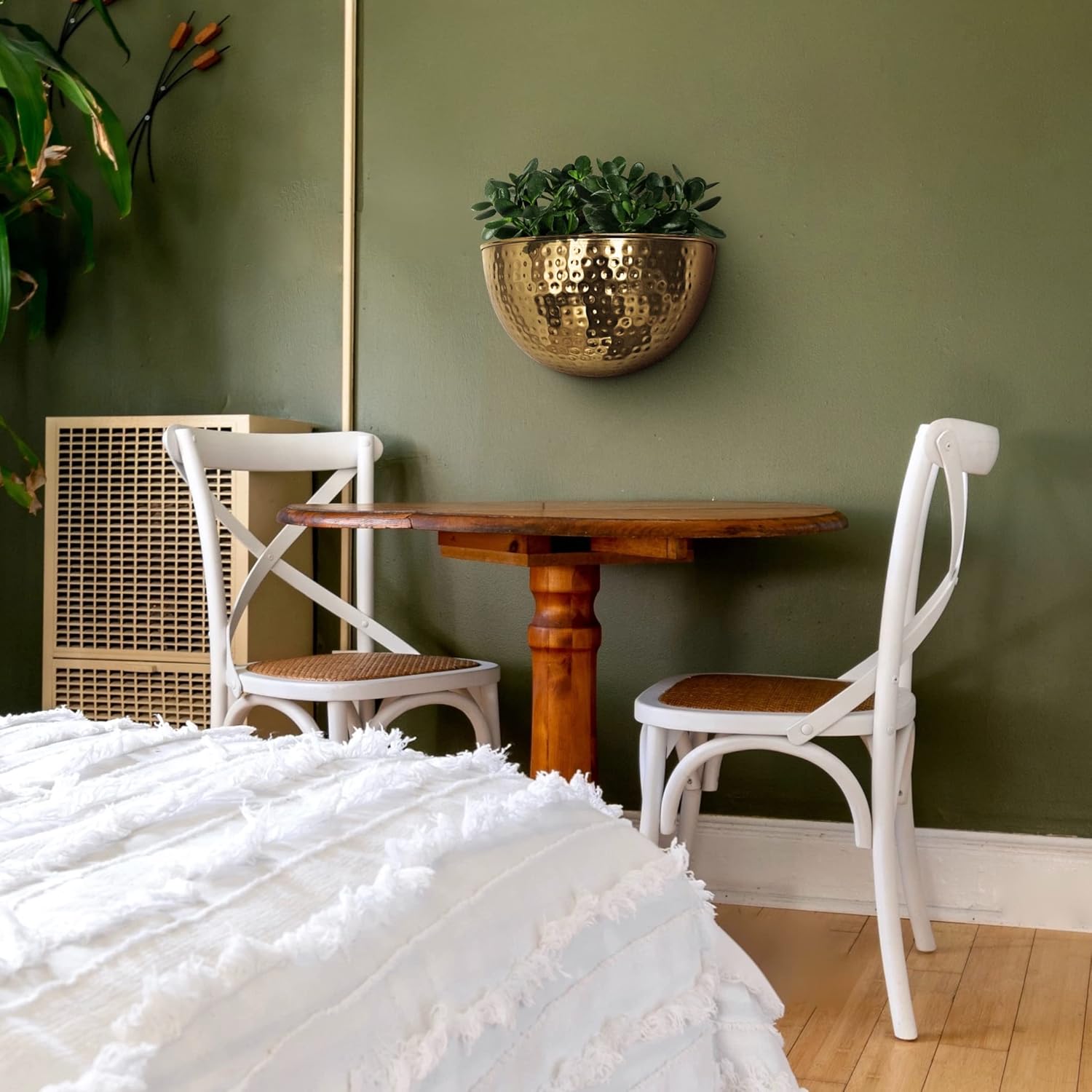 Allegorie Metal Wall Planter | Indoor or Outdoor Hanging Plant Pot | Farmhouse Decor & Boho Kitchen Decoration for Herbs & Succulents and Living Wall 12x7 (Gold)